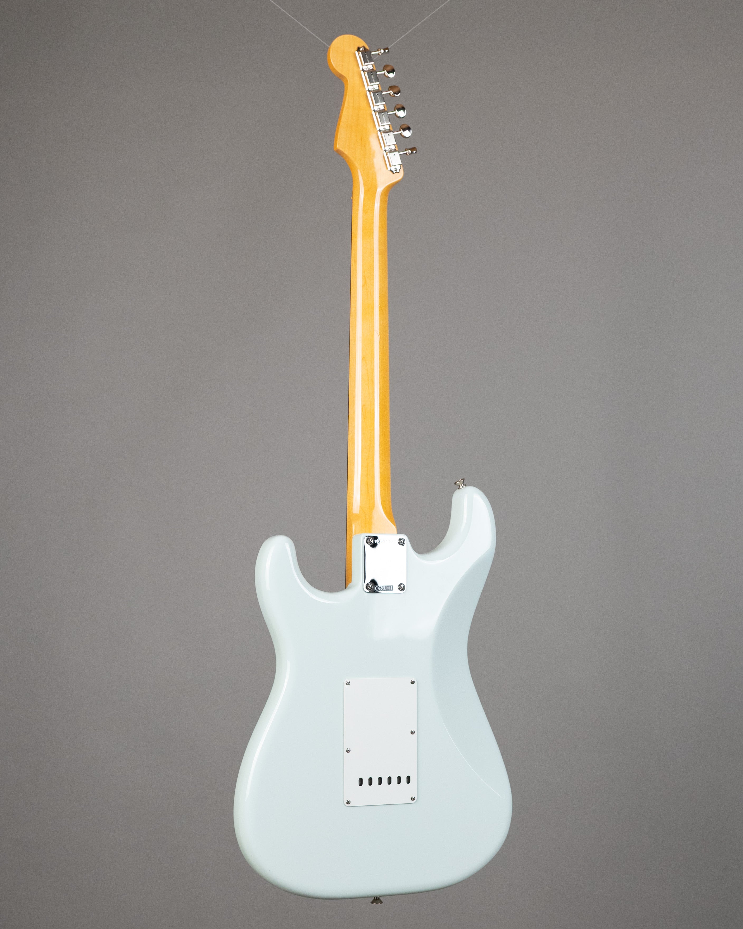 **Fender American Vintage II 1965 Stratocaster (Round-Lam Rosewood Fingerboard, Sonic Blue)** EX DEMO