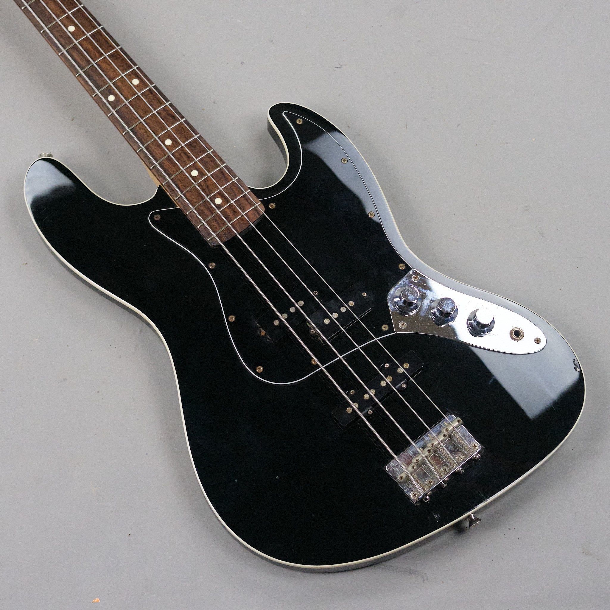 2017 Fender Aerodyne Jazz Bass (Japan, Black)