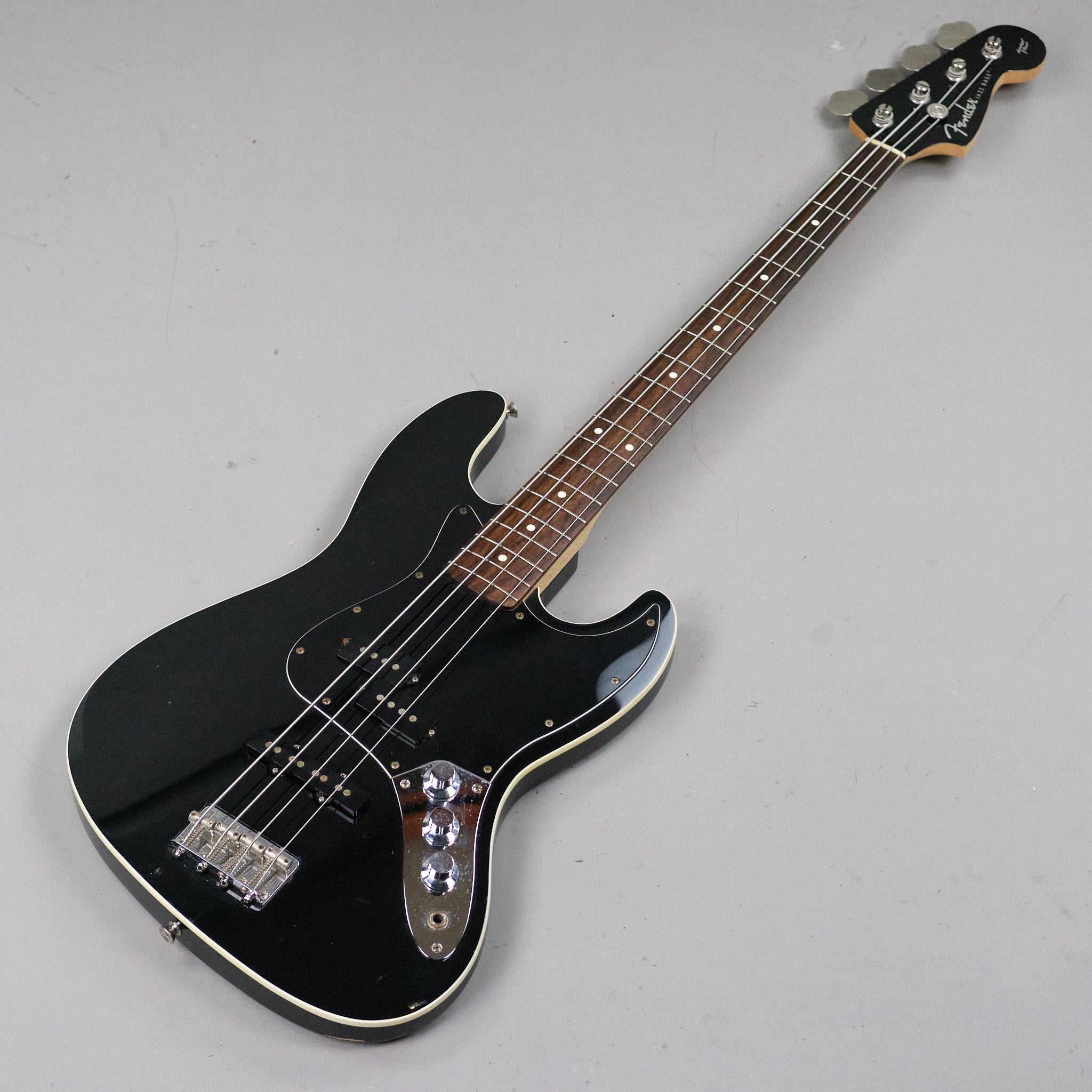 2017 Fender Aerodyne Jazz Bass (Japan, Black)