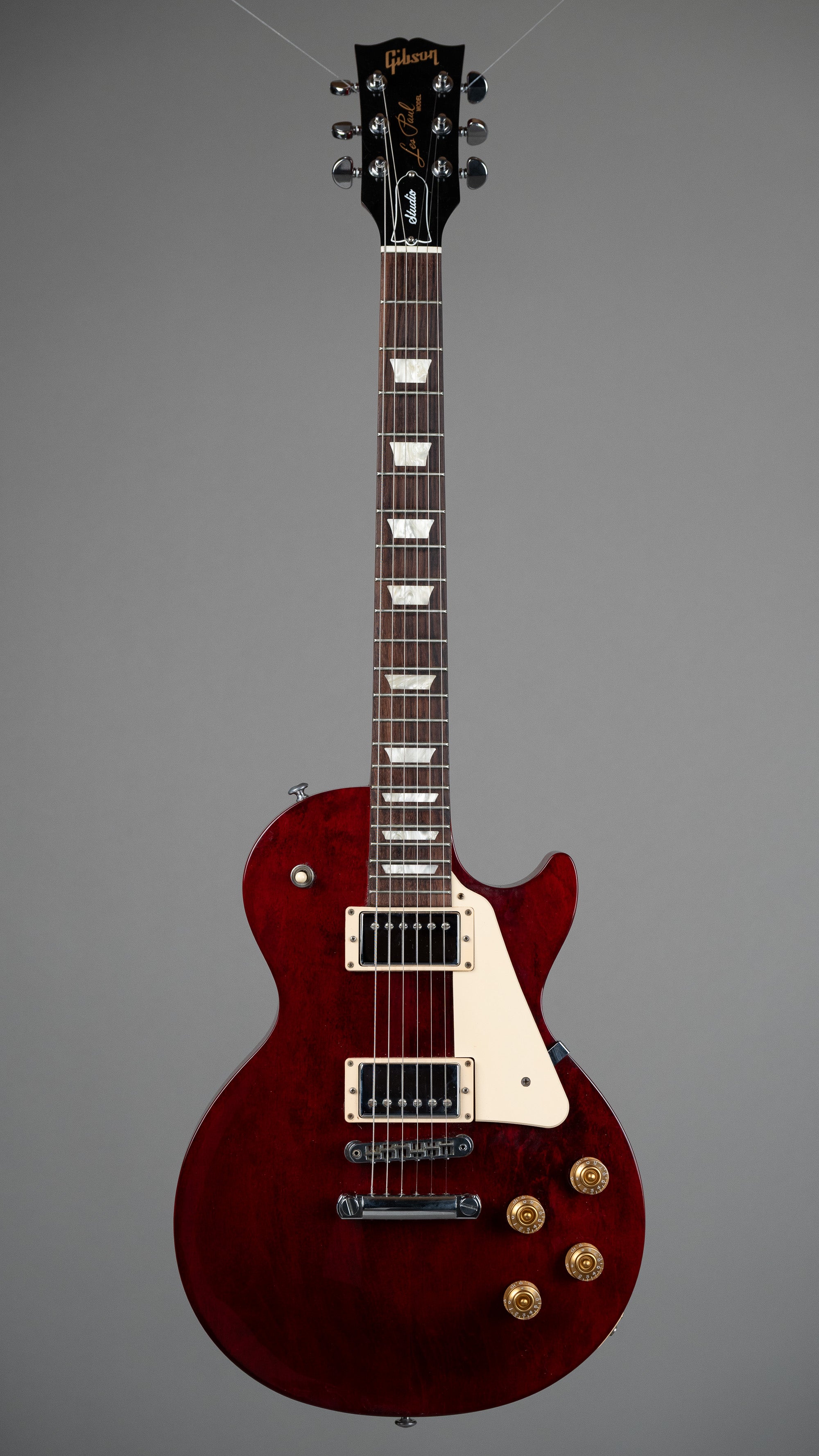 2017 Gibson Les Paul Studio (USA, Cherry, OHSC)