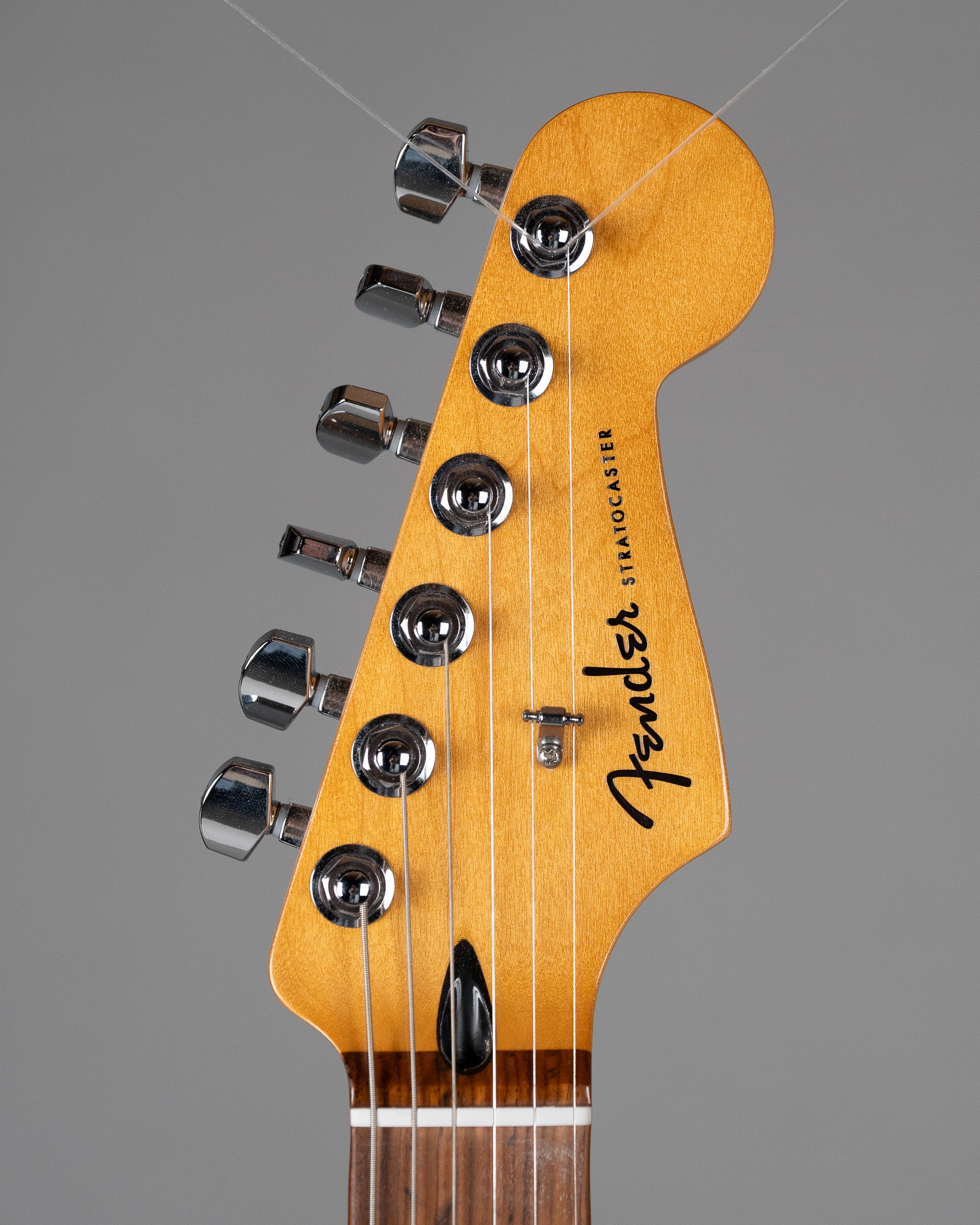 2023 Fender Player Plus Stratocaster (Mexico, Sienna Sunburst)