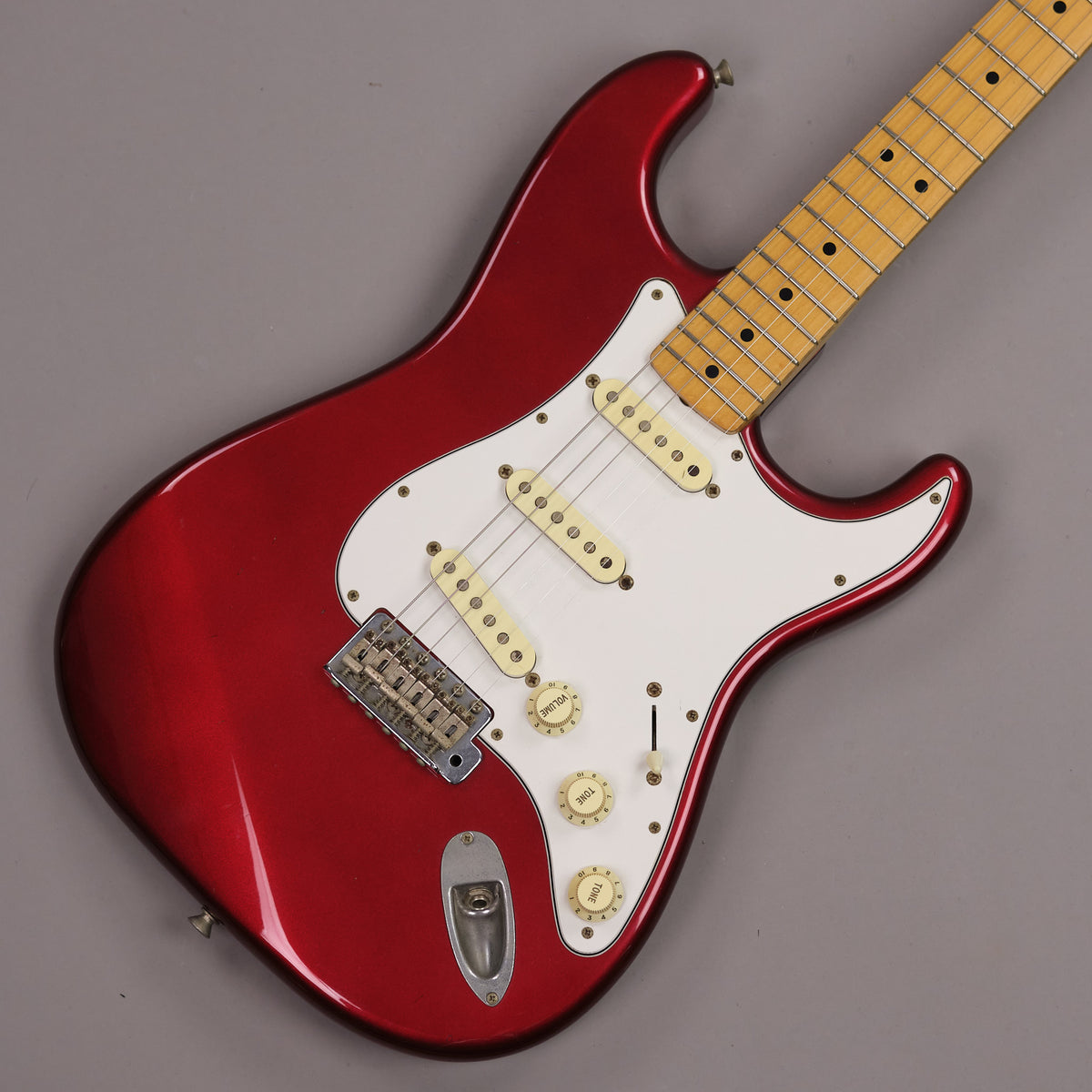 1993 Fender Stratocaster Standard (Japan, Candy Apple Red) *