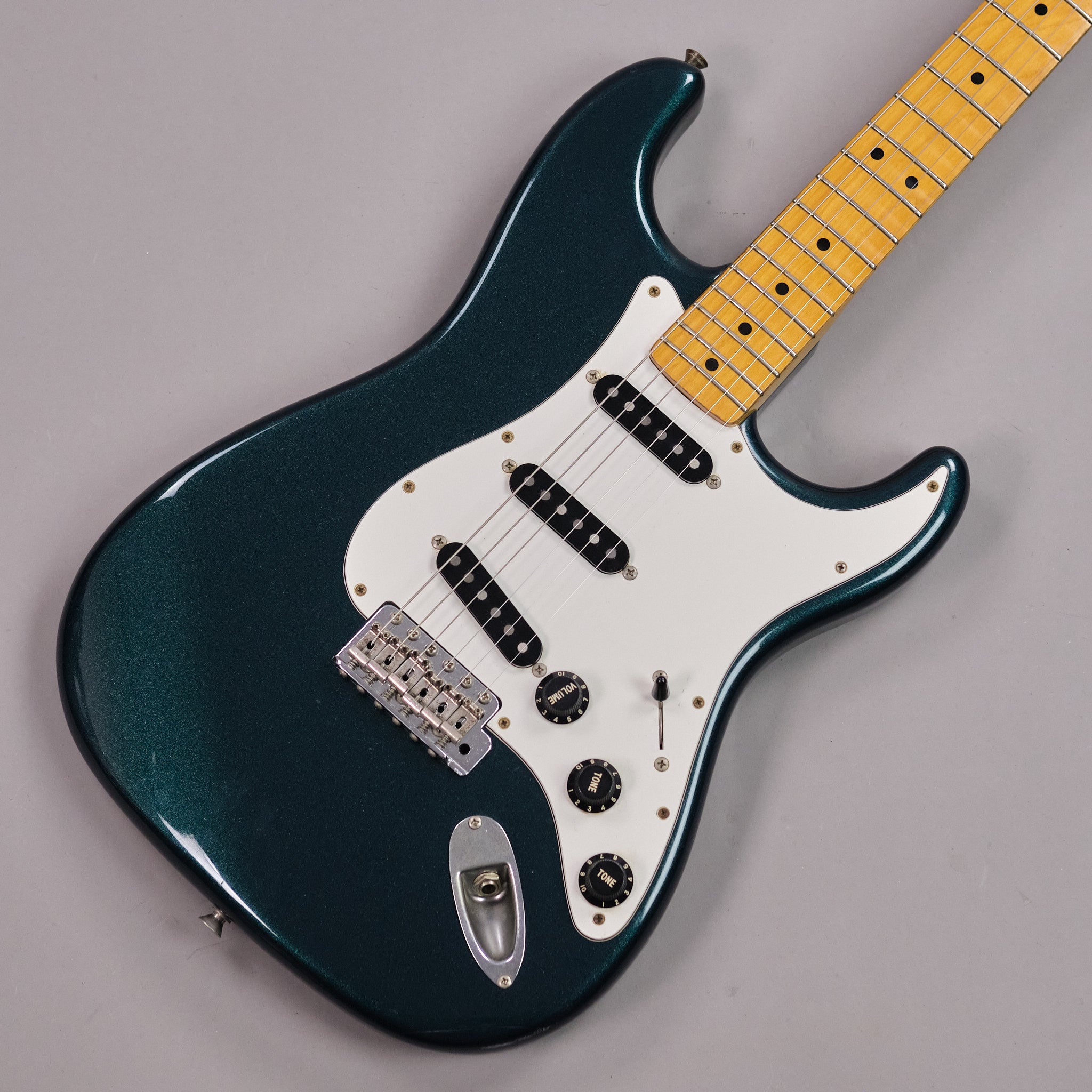 1989 Fender '72 Re-Issue Stratocaster (Japan, Sherwood Green Metallic)