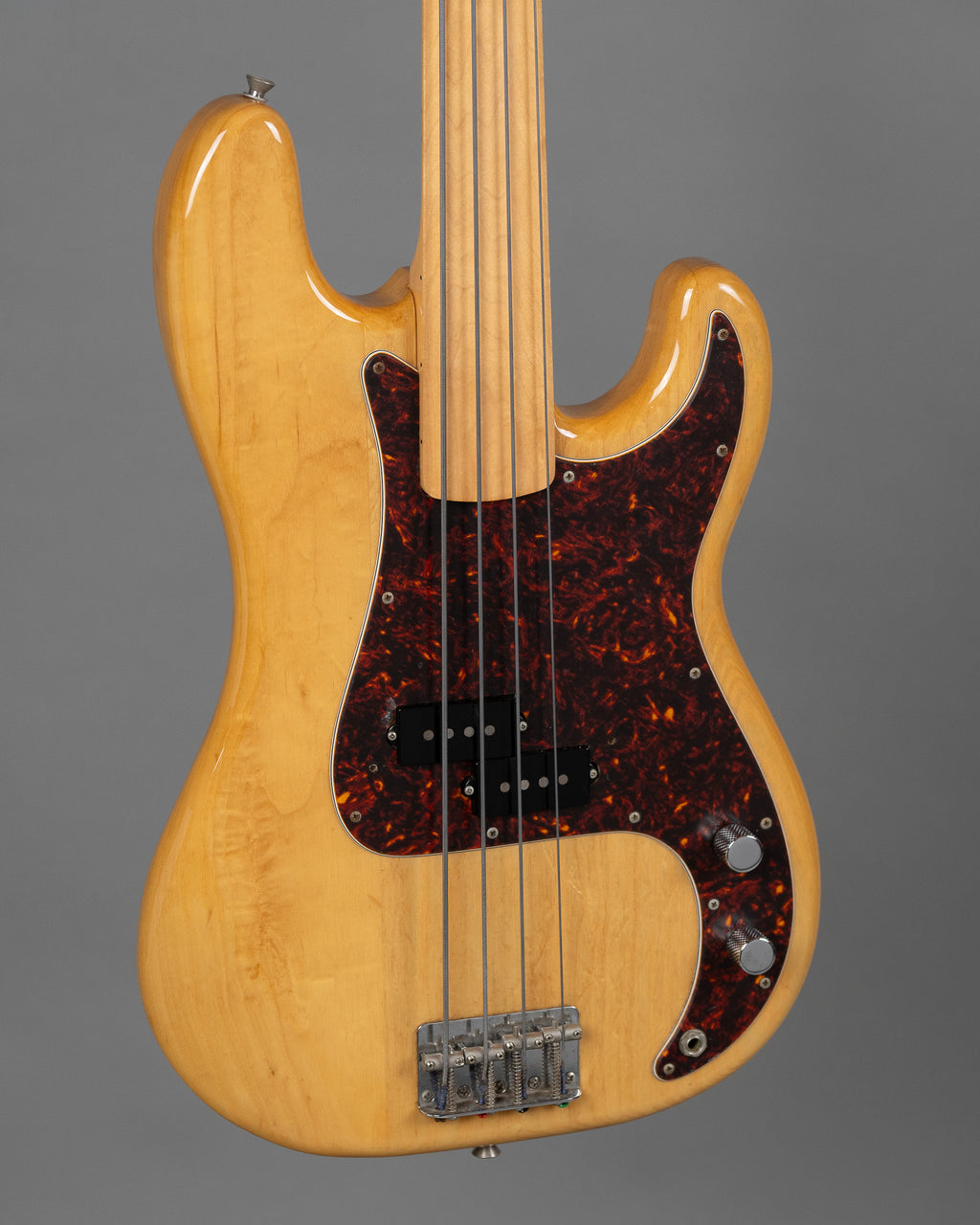 c2002 Fender PB-72 Unlined Fretless (Japan, Natural)