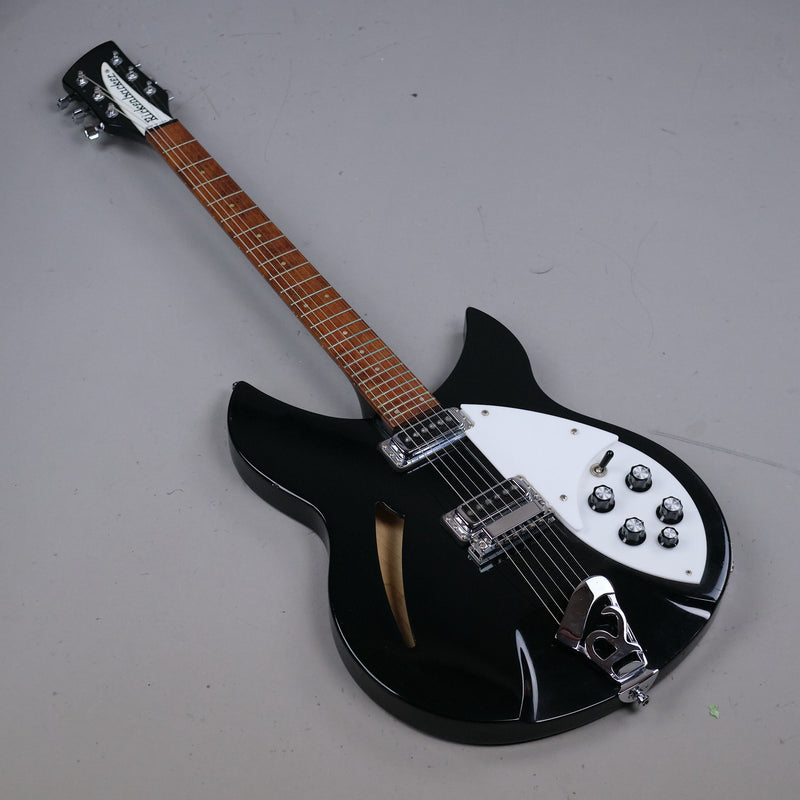 2001 Rickenbacker 330 (USA, Jetglo, OHSC)