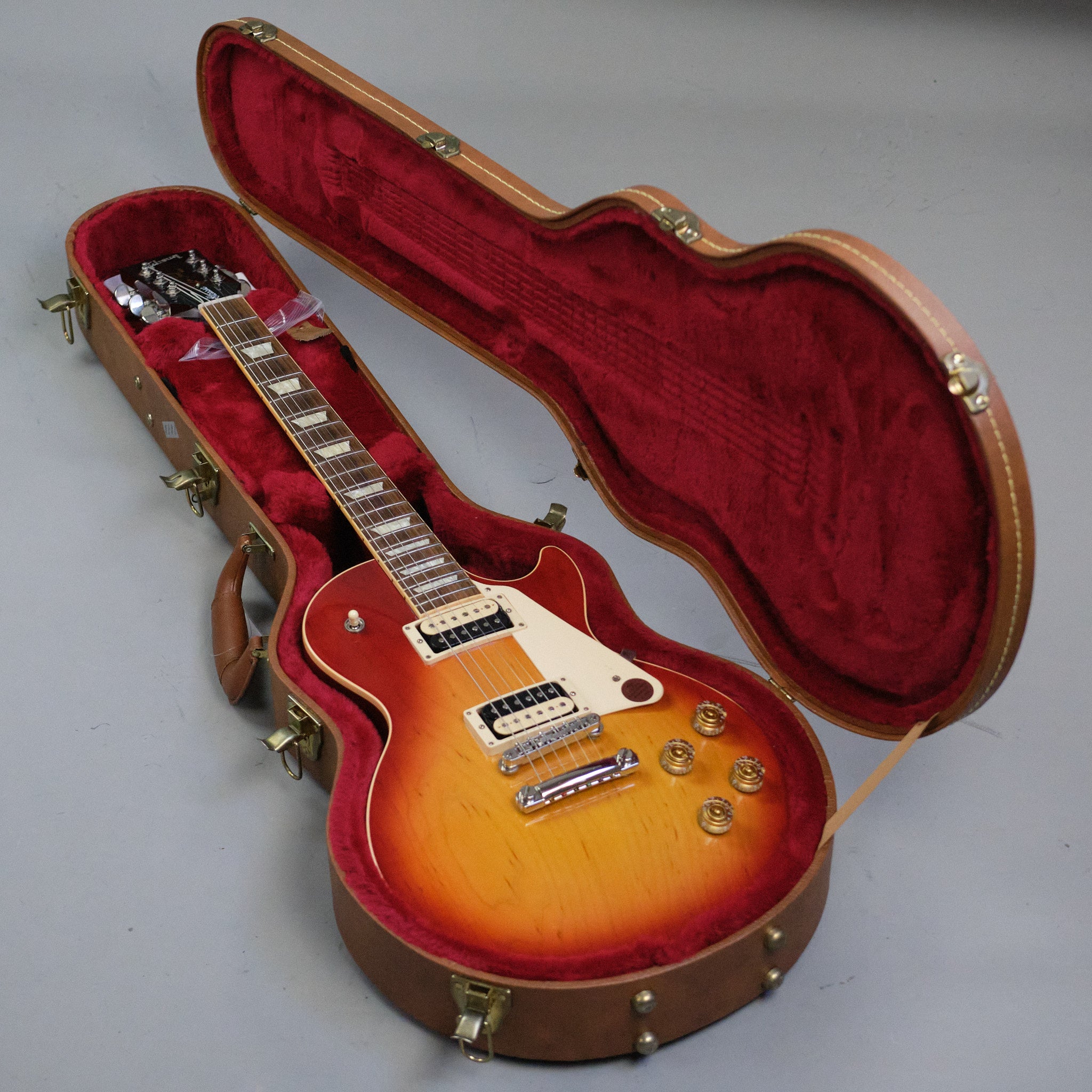 2017 Gibson Les Paul Classic (USA, Cherry Sunburst, OHSC)