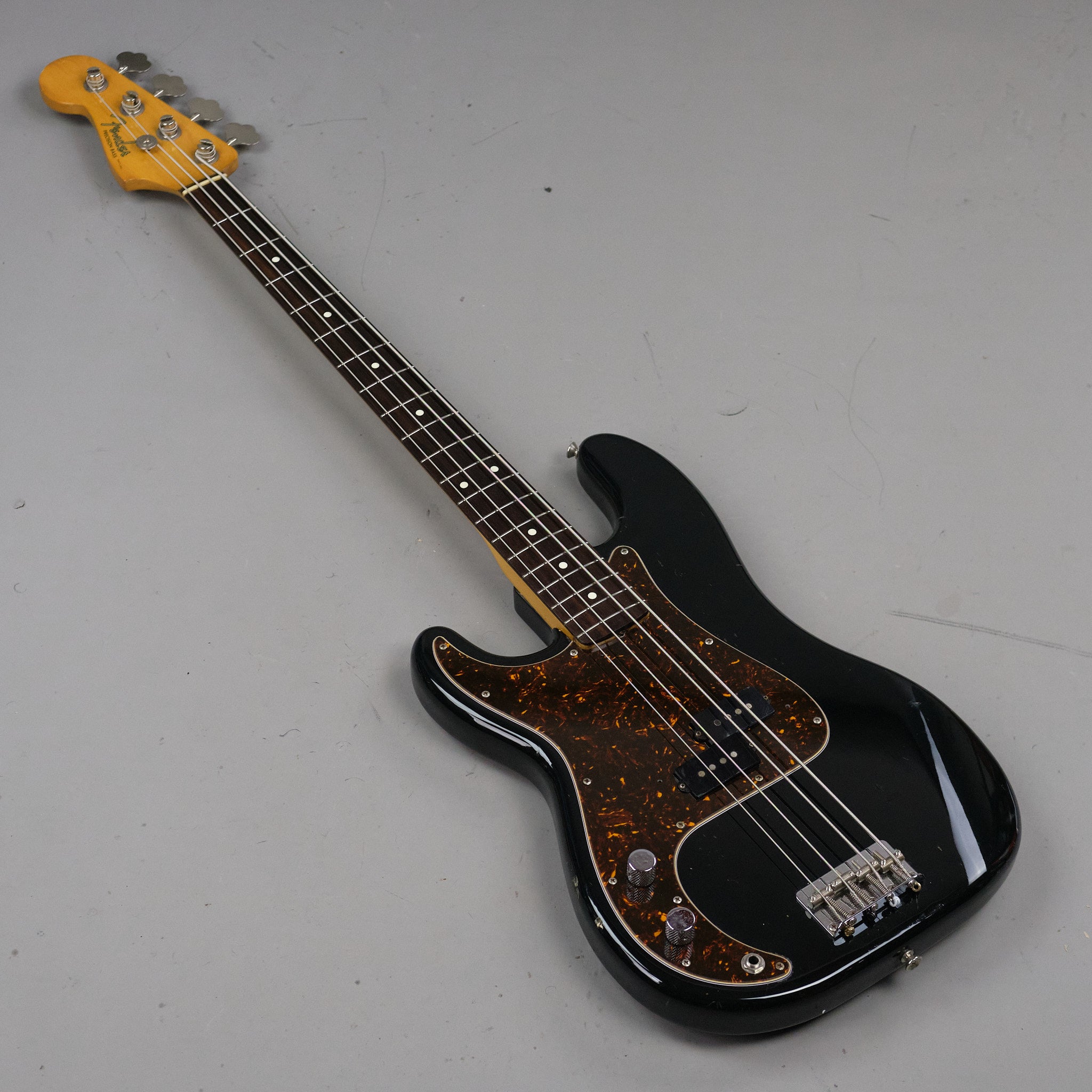 1983 Fender Precision Bass LH (Japan, Black)