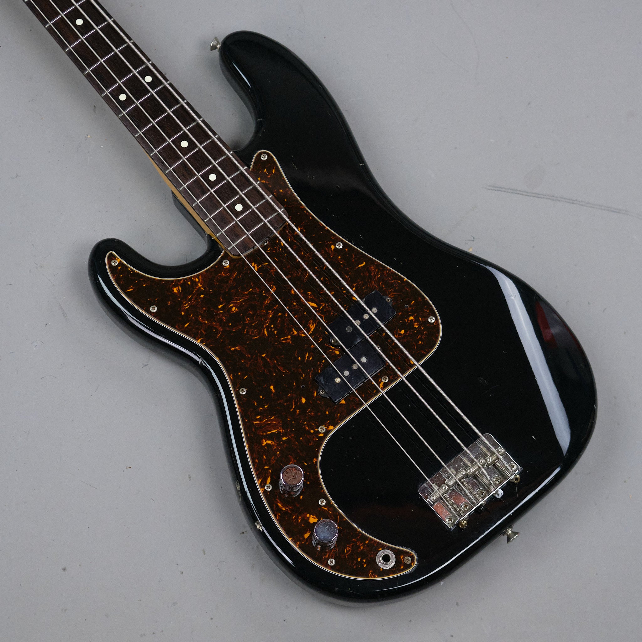 1983 Fender Precision Bass LH (Japan, Black)