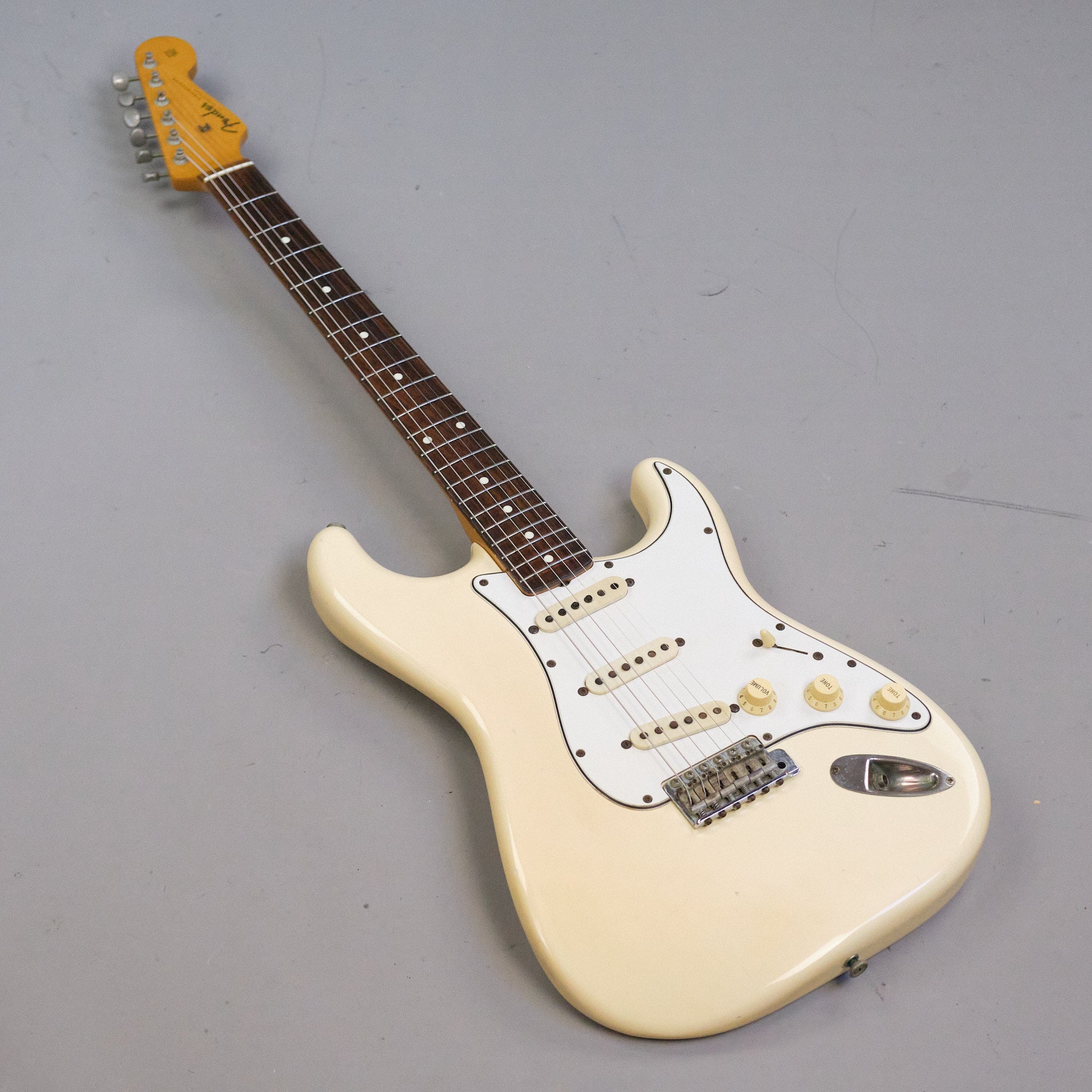 Fender 日本製 Stratocaster cream white 1990 Fender Made in Japan ST-54 Olympic White | The Music Zoo