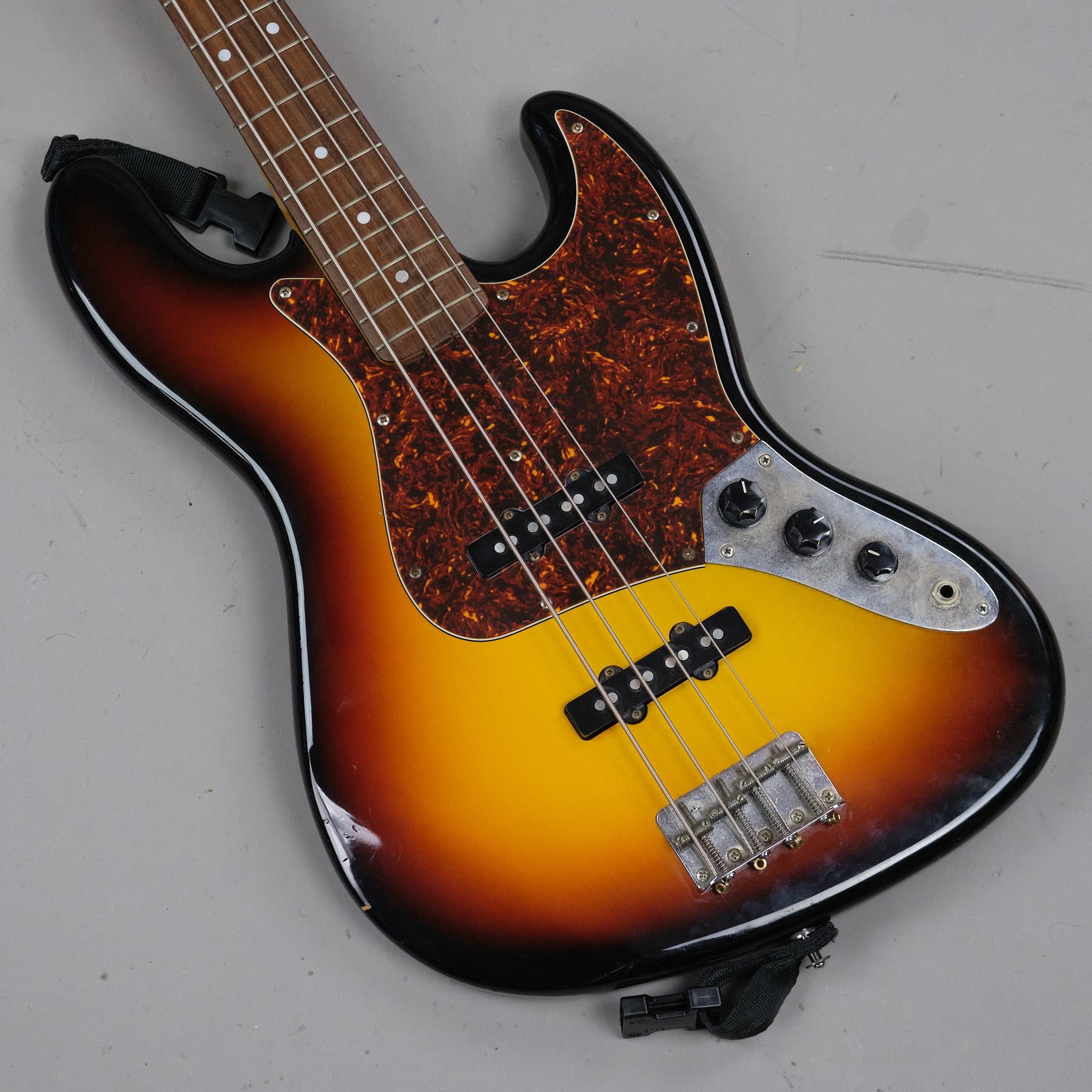 1986 Tokai Jazz Bass (Japan, Sunburst)