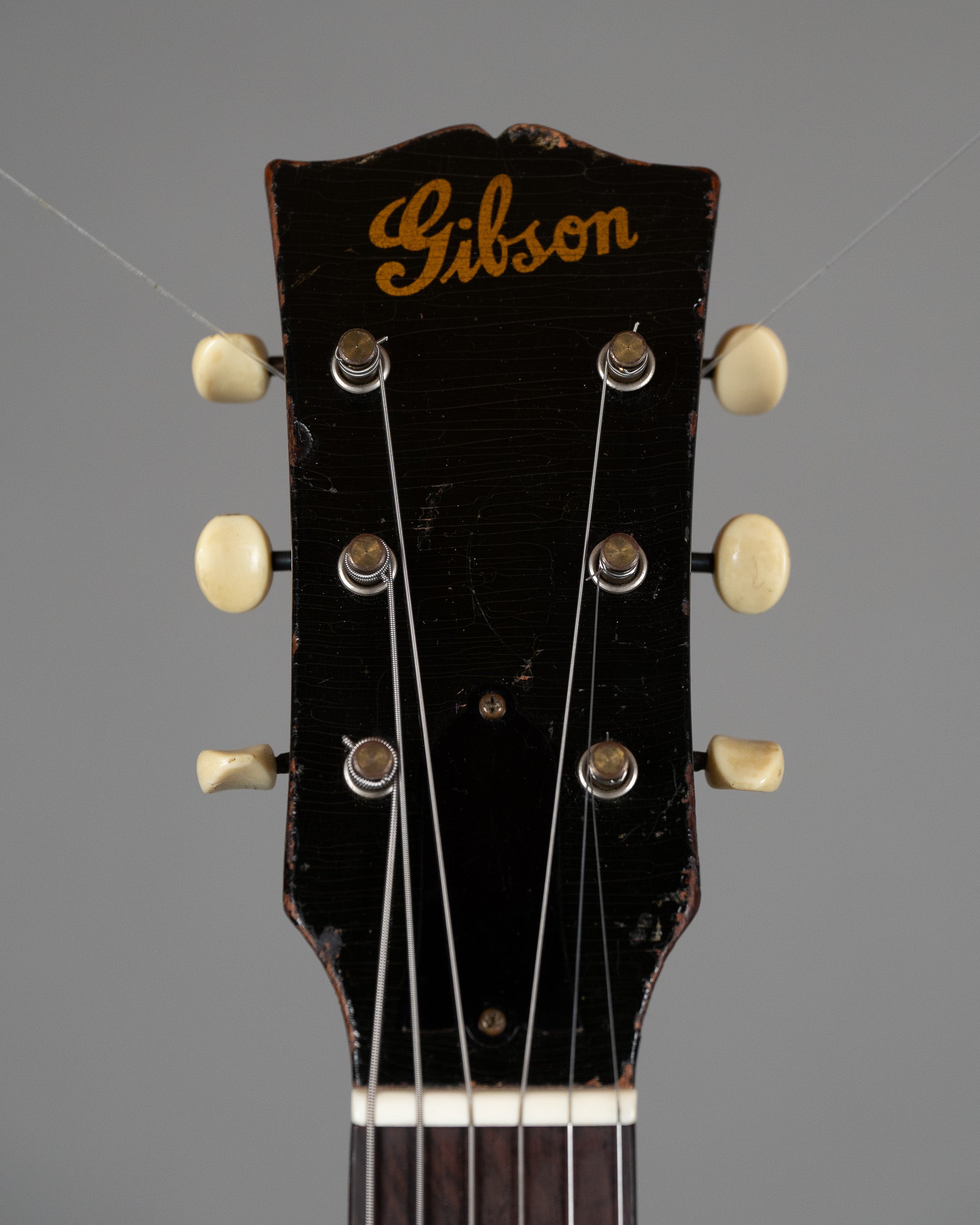 1946 Gibson J-45 (USA, Sunburst, Gibson Case)