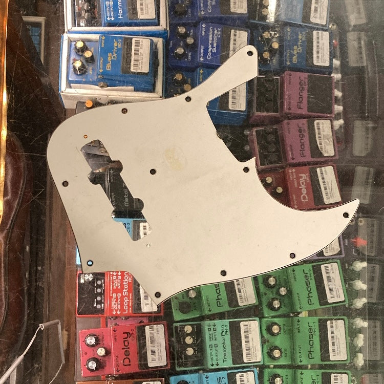 Jazz Bass Pickguard (White)