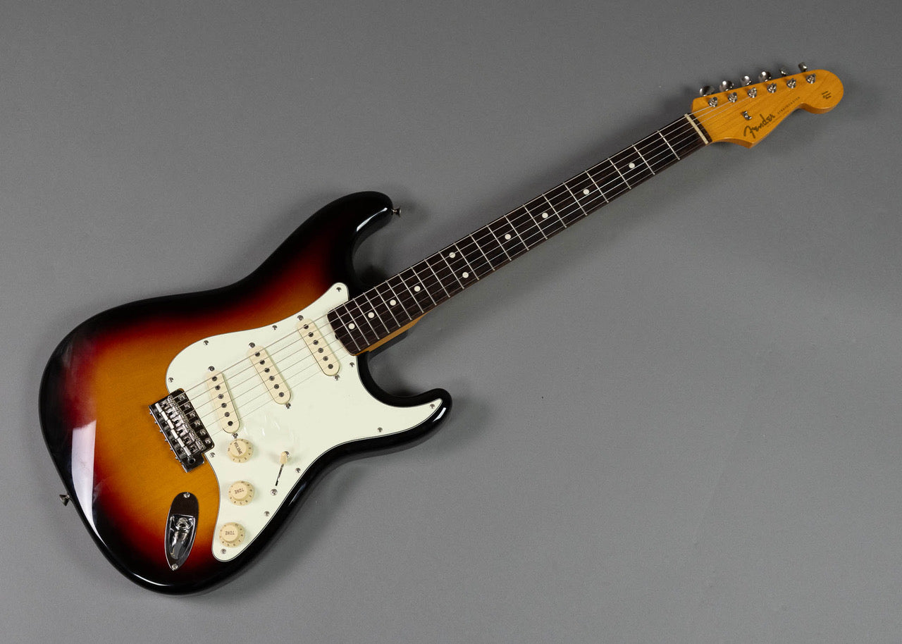 2016 Fender '62 Stratocaster (Japan, Sunburst)