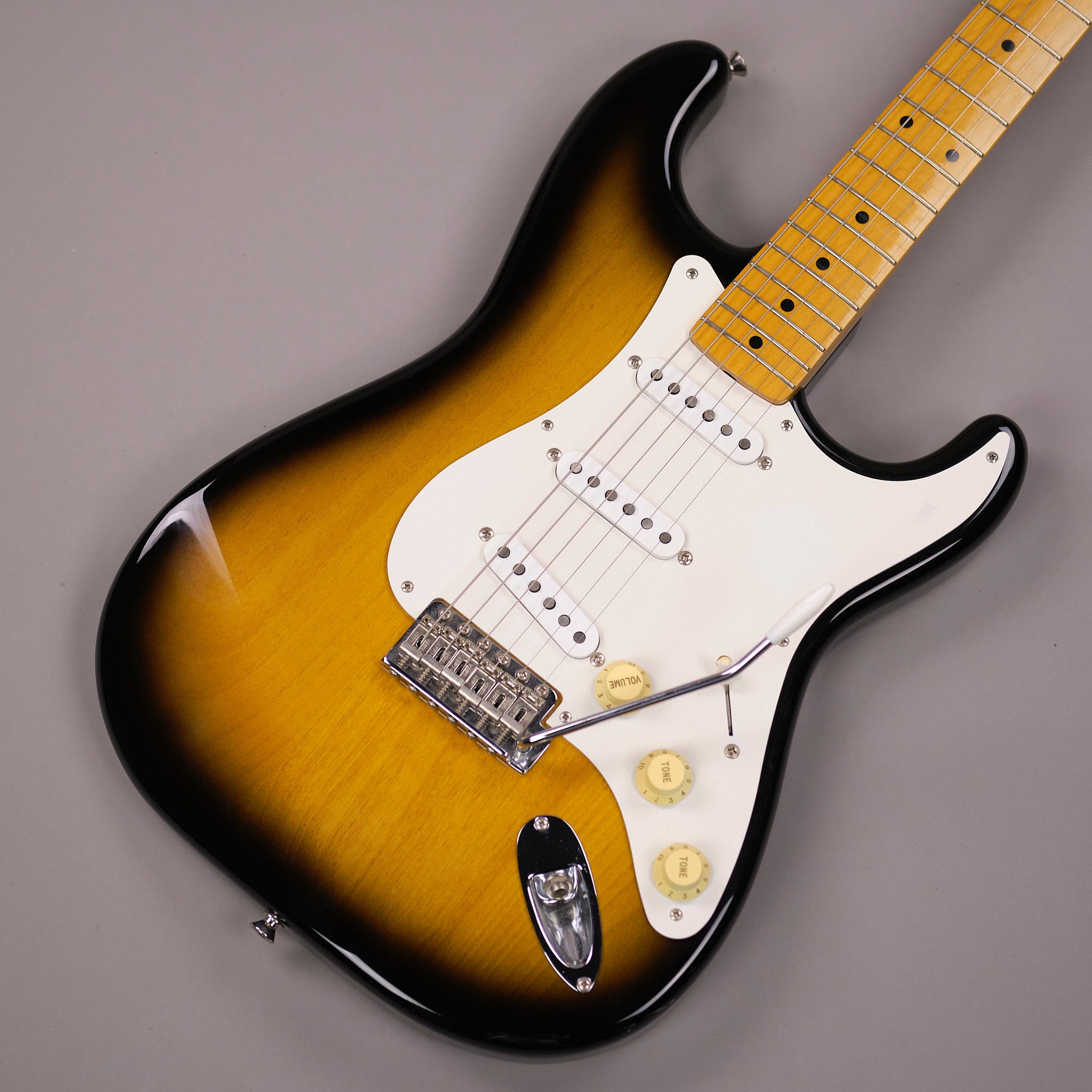 2013 Fender '54 Stratocaster (Japan, Sunburst)