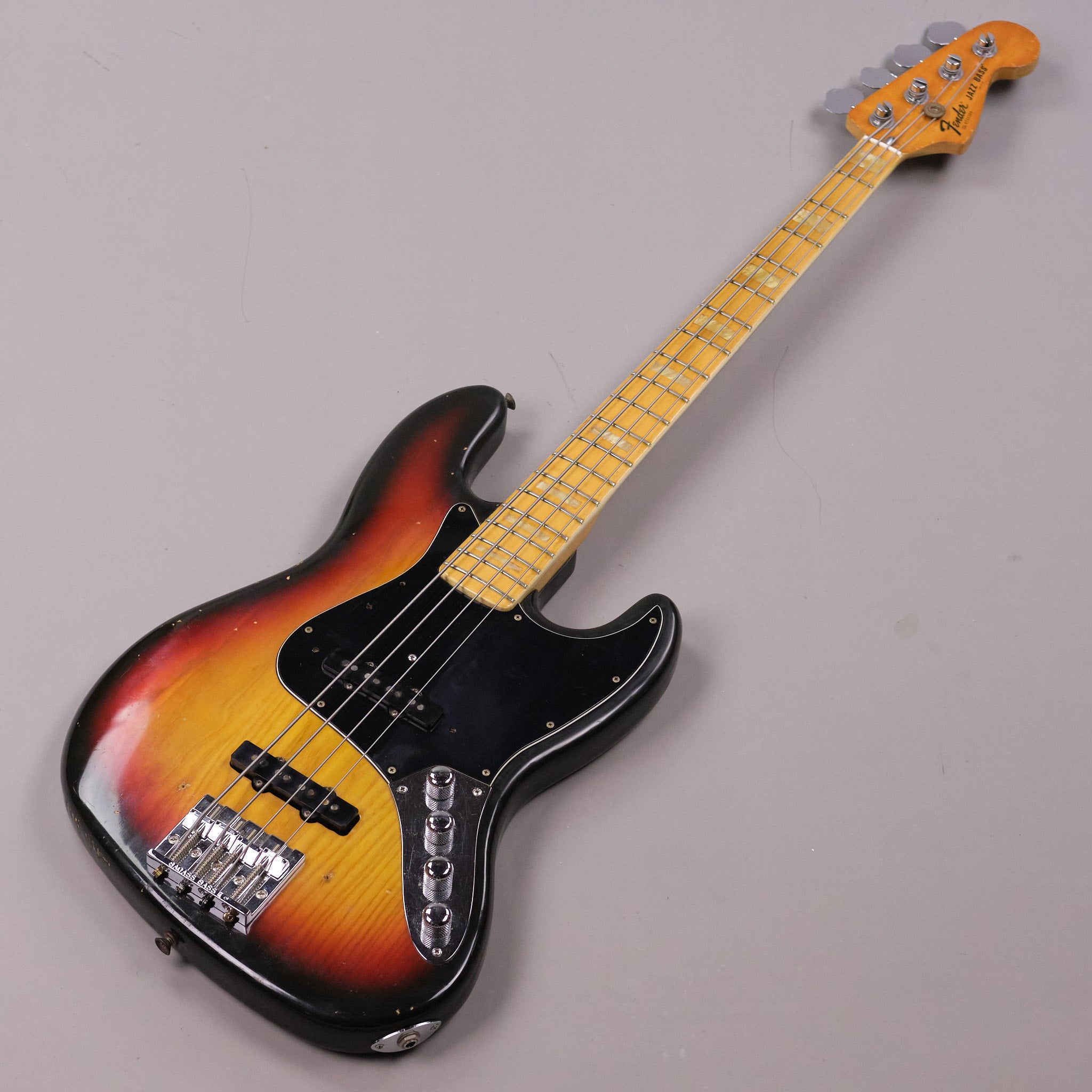 1977 Fender Jazz Bass (USA, Sunburst)