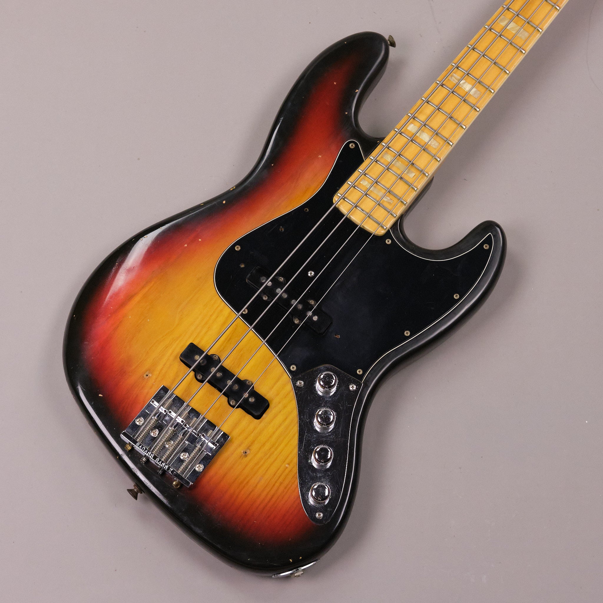 1977 Fender Jazz Bass (USA, Sunburst)