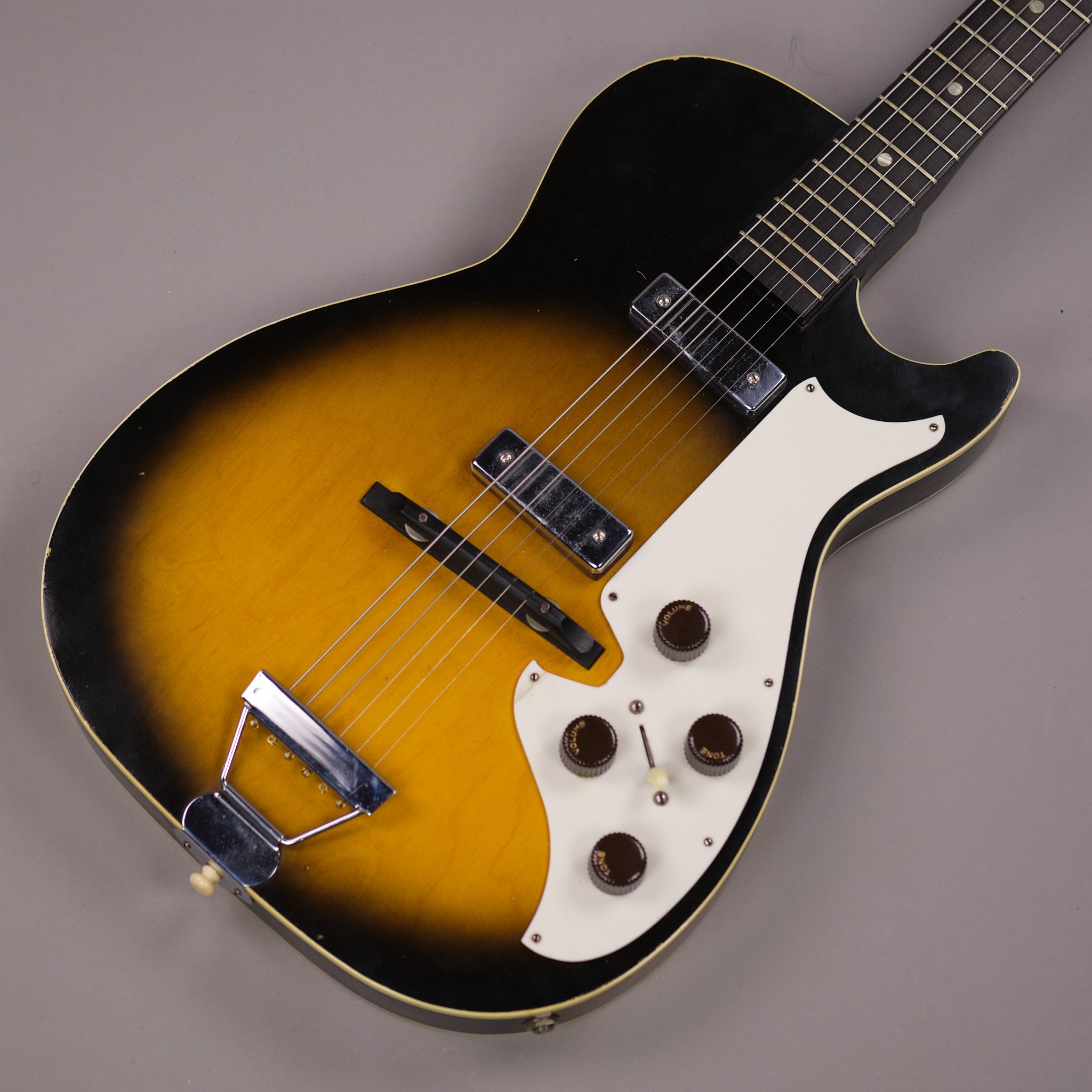 1960 Silvertone 1421 Stratotone (USA, Sunburst, HSC)