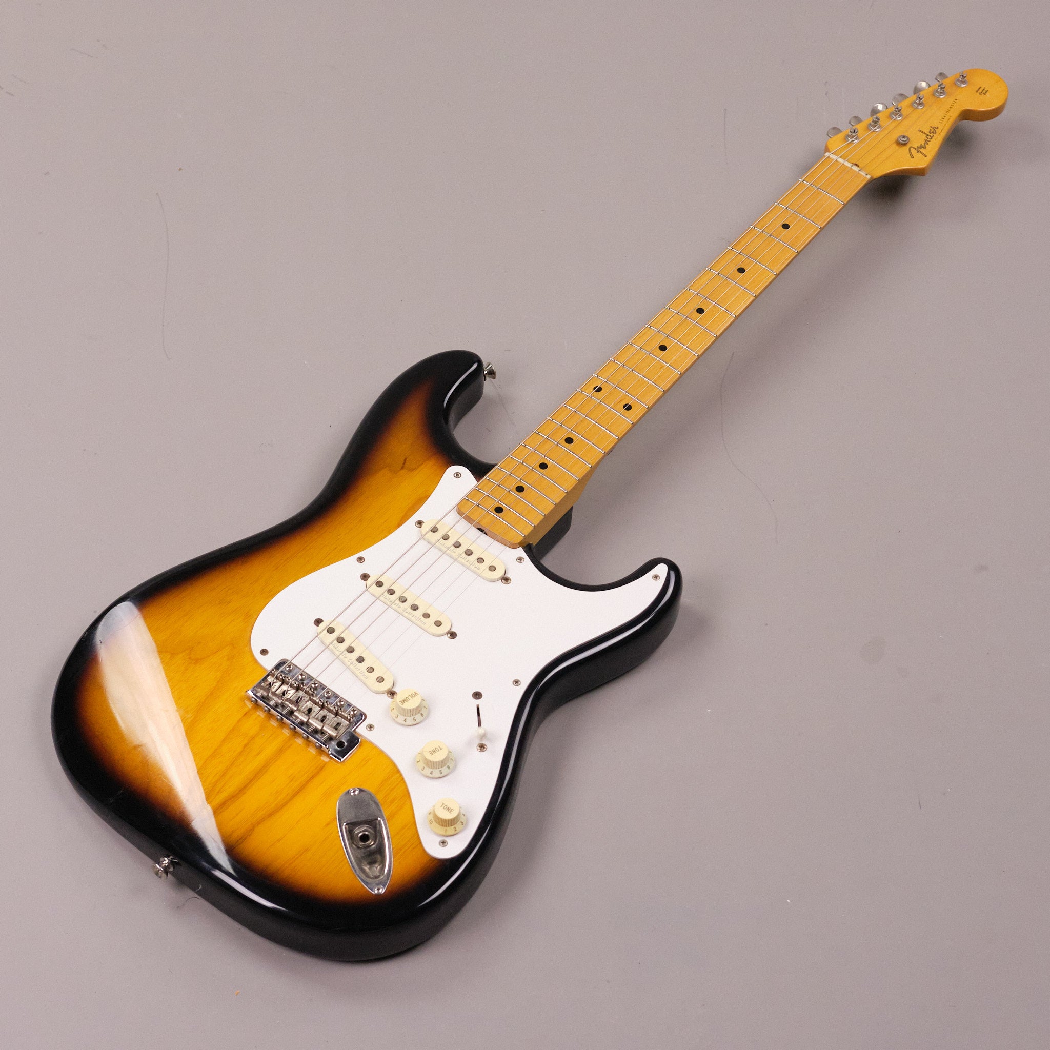 2006 Fender Stratocaster 54 RI (Japan, Sunburst)