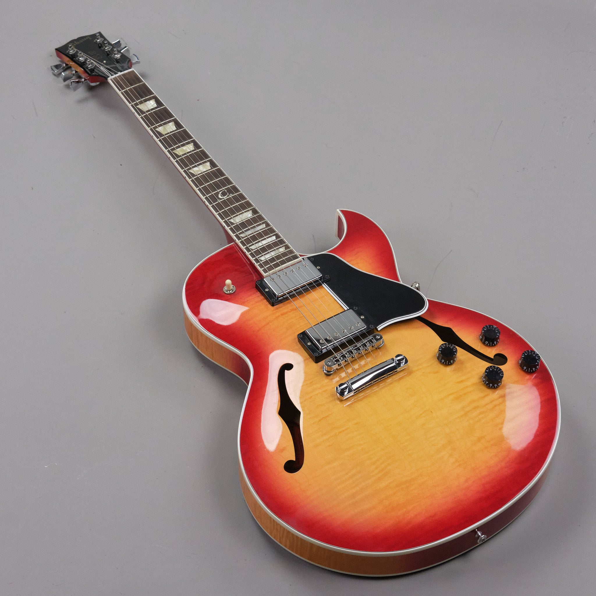 2010 Gibson ES137 Classic (USA, Cherry Sunburst, OHSC)