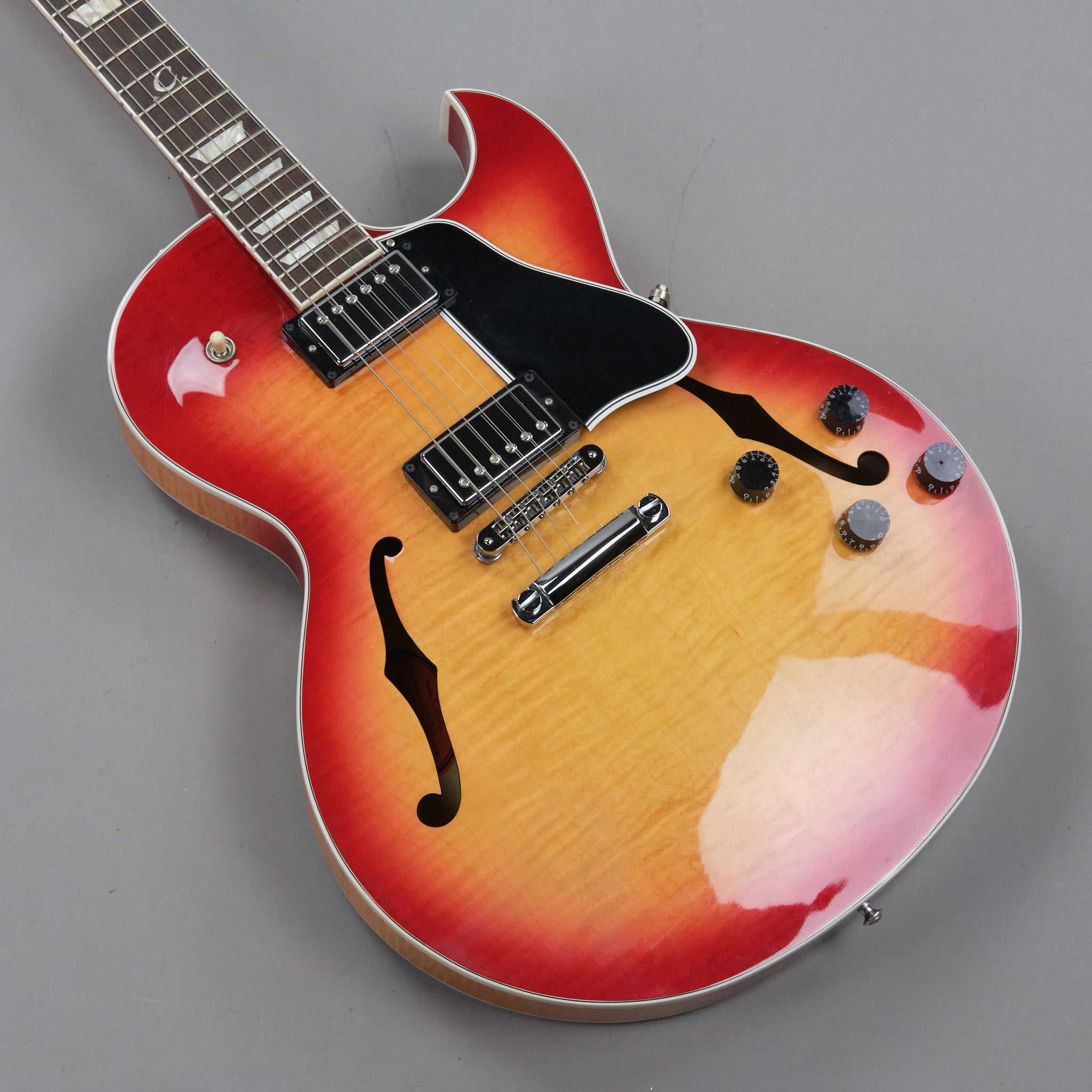 2010 Gibson ES137 Classic (USA, Cherry Sunburst, OHSC)