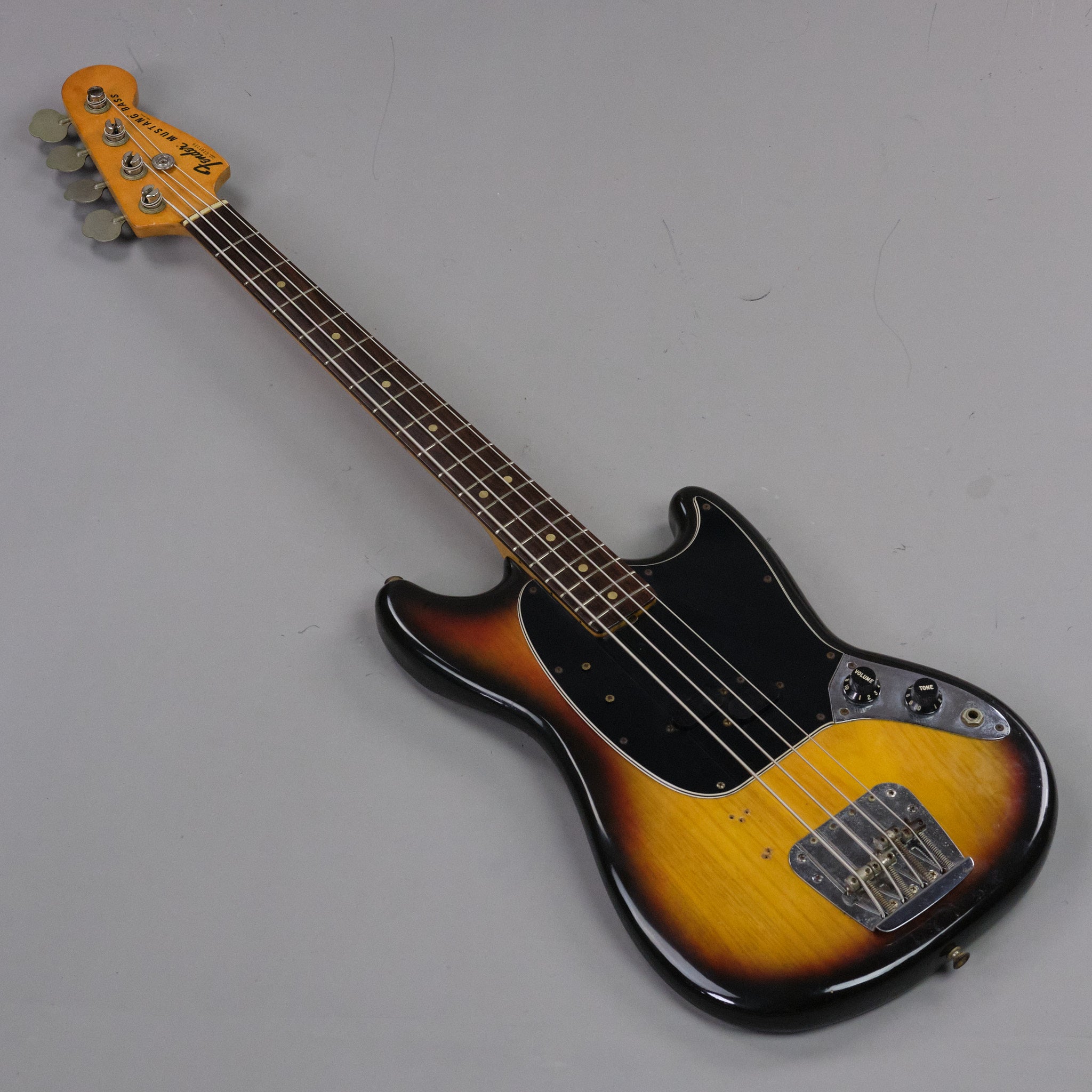 1977 Fender Mustang Bass (USA, Sunburst, OHSC)