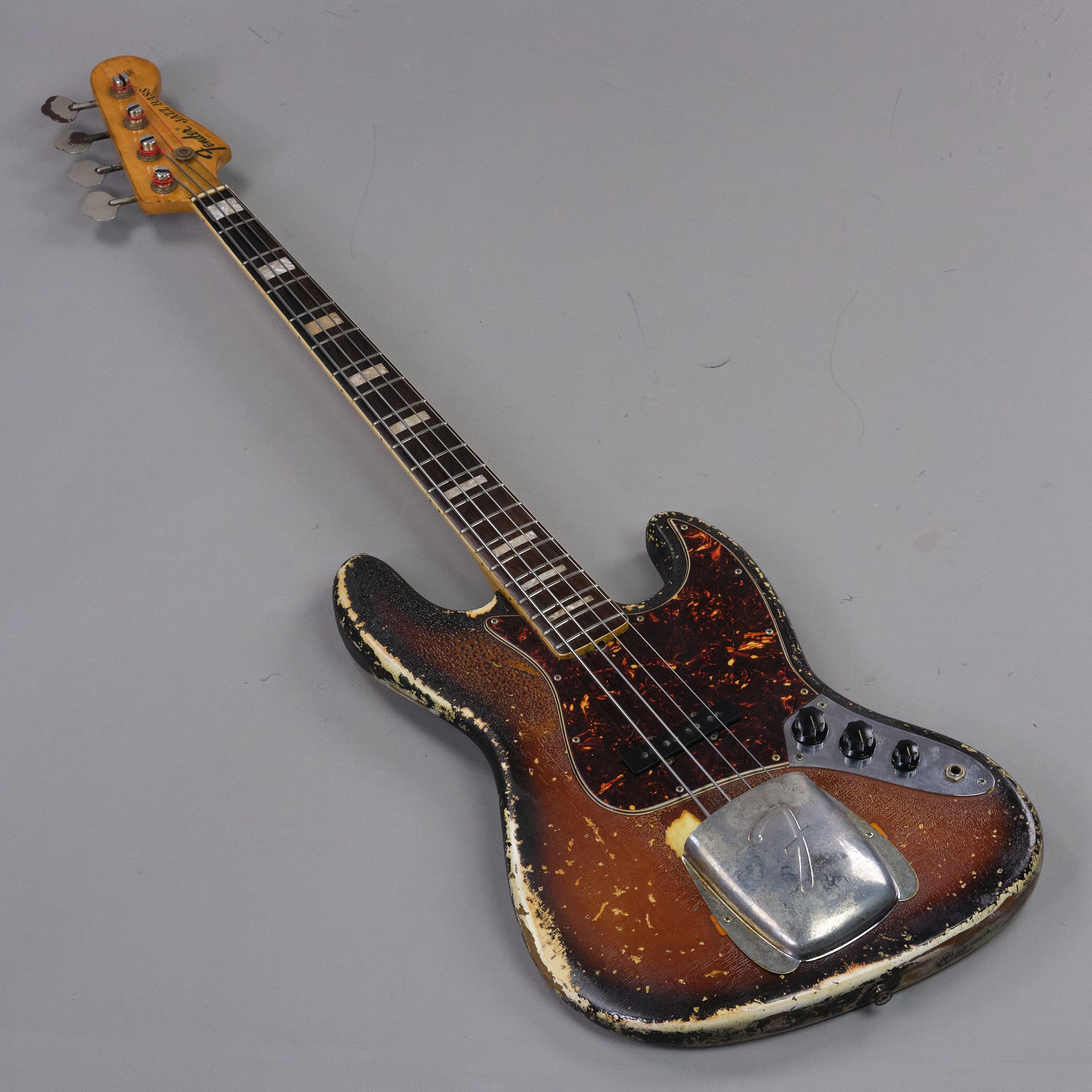 1968 Fender Jazz Bass (USA, Sunburst)