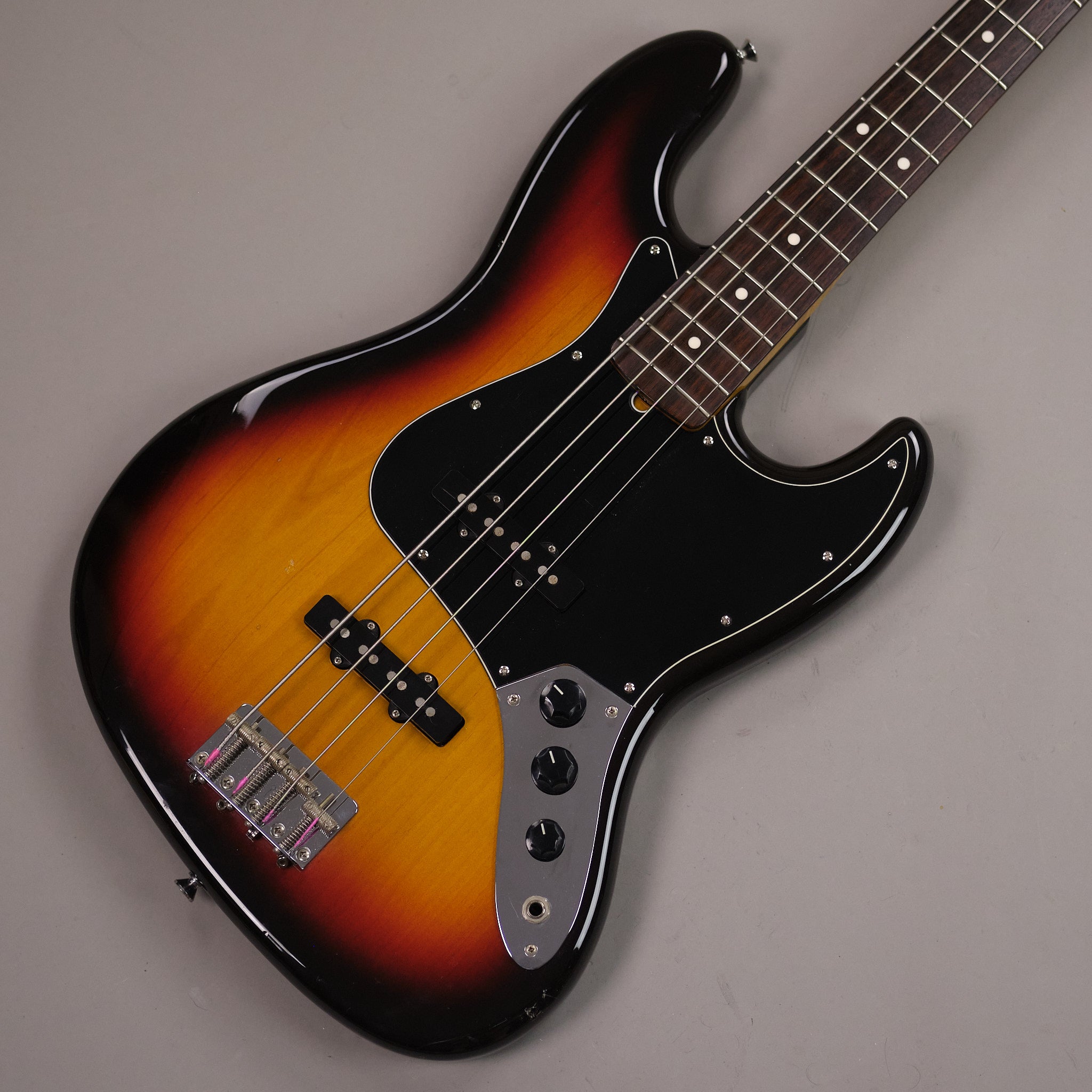 2006 Fender Jazz Bass (Japan, Sunburst)