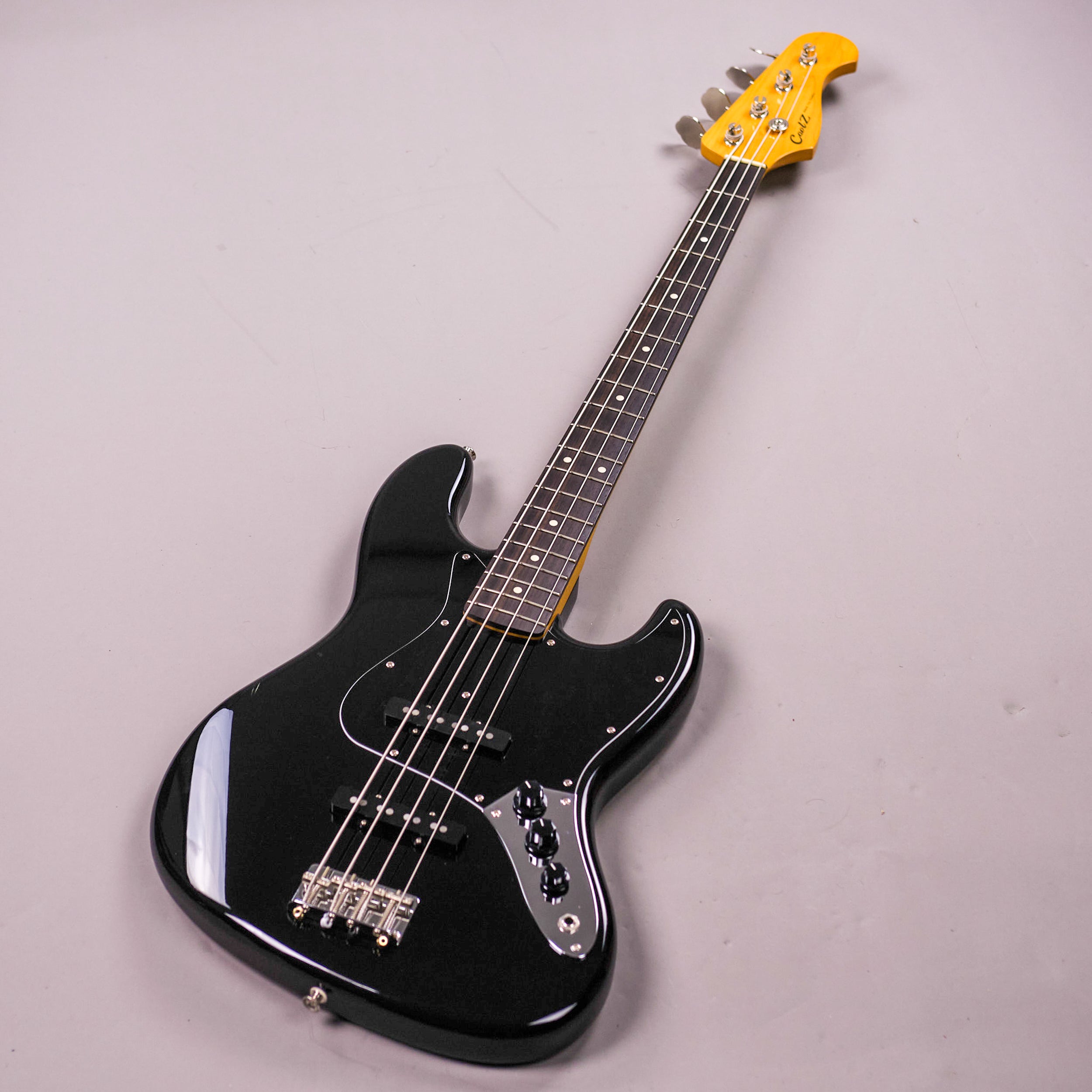 2016 Cool Z Jazz Bass (Japan, Black)