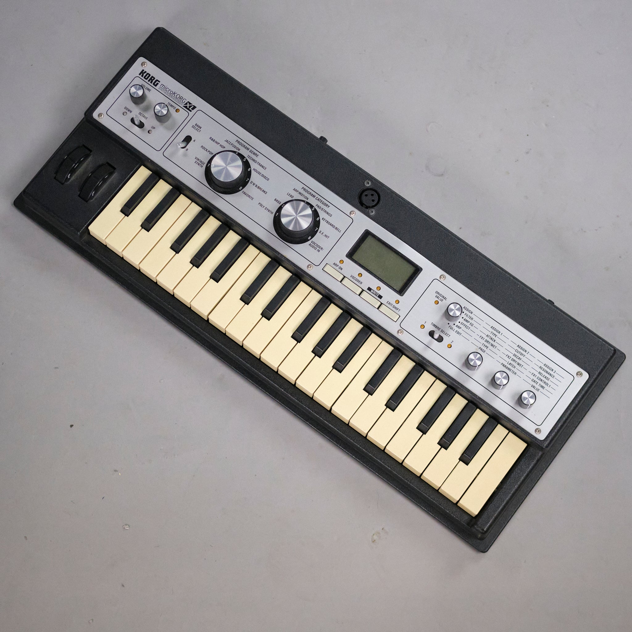 c2000s Korg Microkorg XL Syntheziser / Vocoder (China)