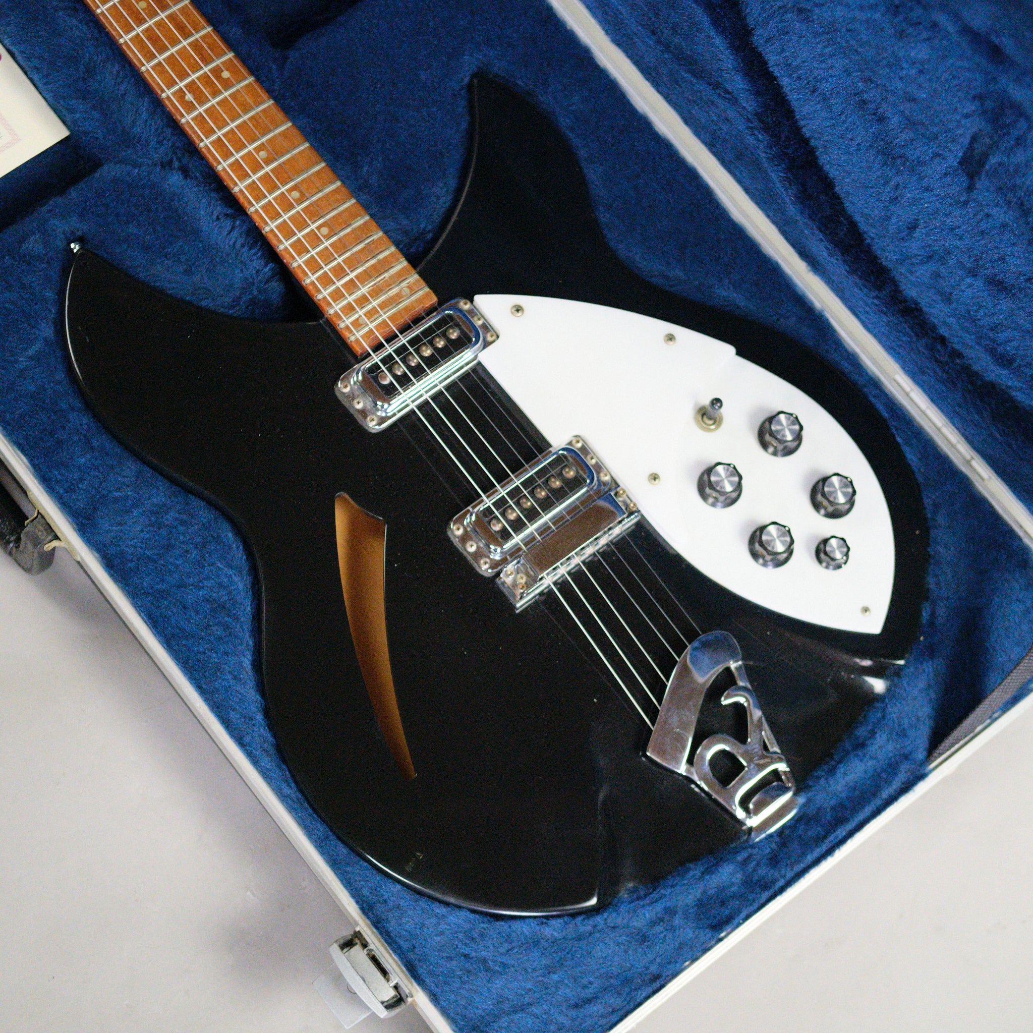 1996 Rickenbacker 330 (USA, Jetglo, OHSC)