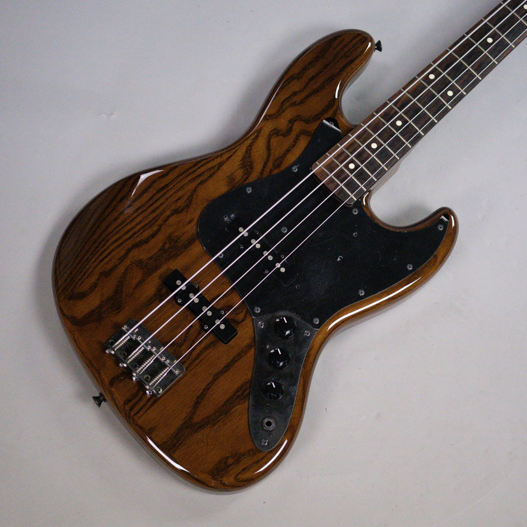 2017 Fender JB-62WAL Jazz Bass (Japan, Walnut)