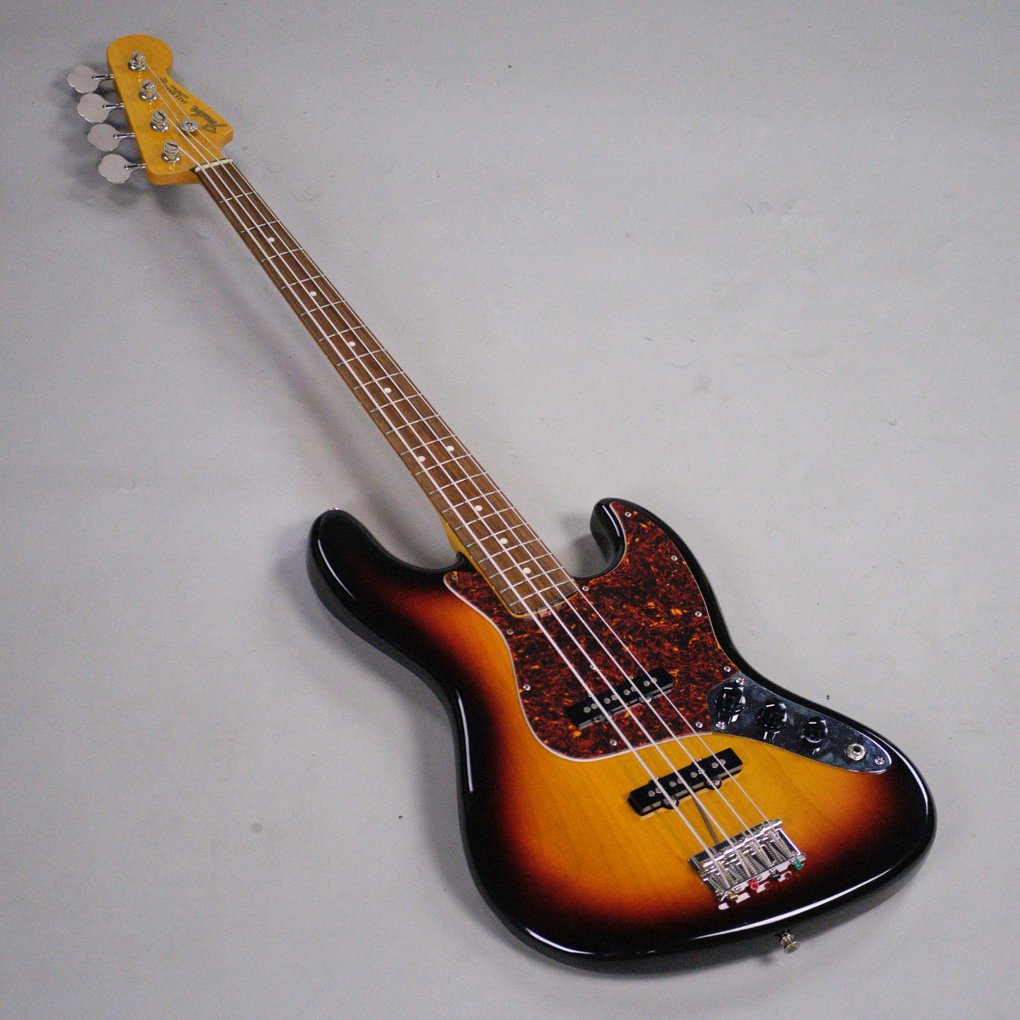 2002 Fender Jazz Bass (Japan, Sunburst)