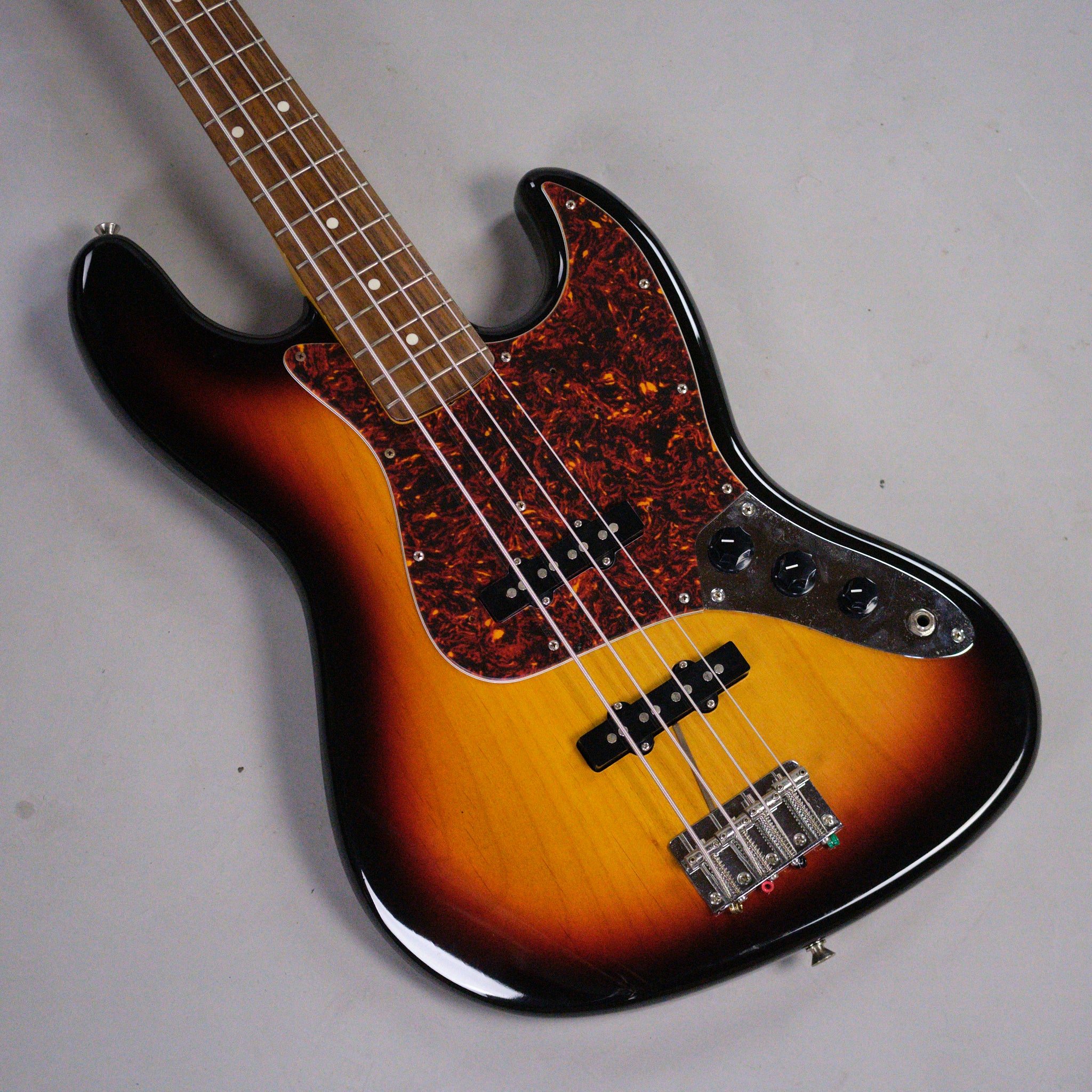 2002 Fender Jazz Bass (Japan, Sunburst)