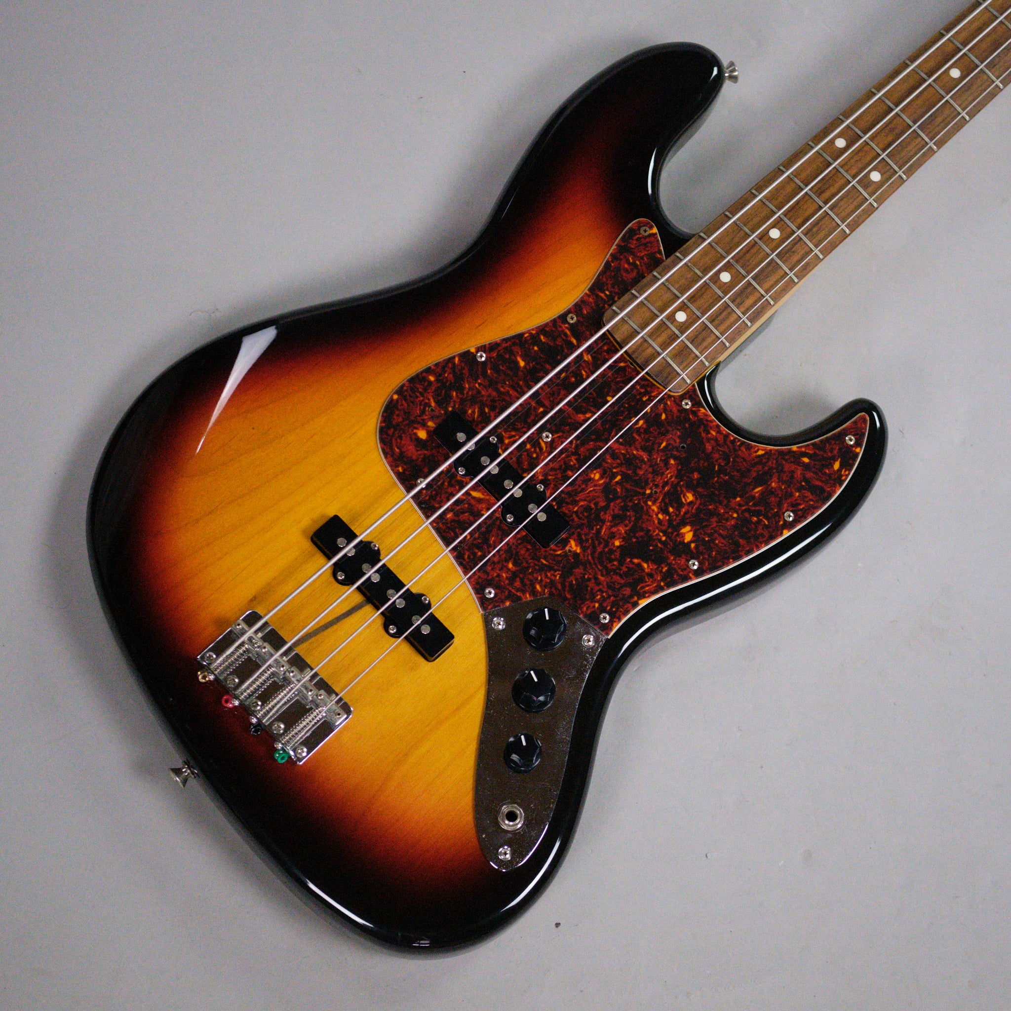 2002 Fender Jazz Bass (Japan, Sunburst)