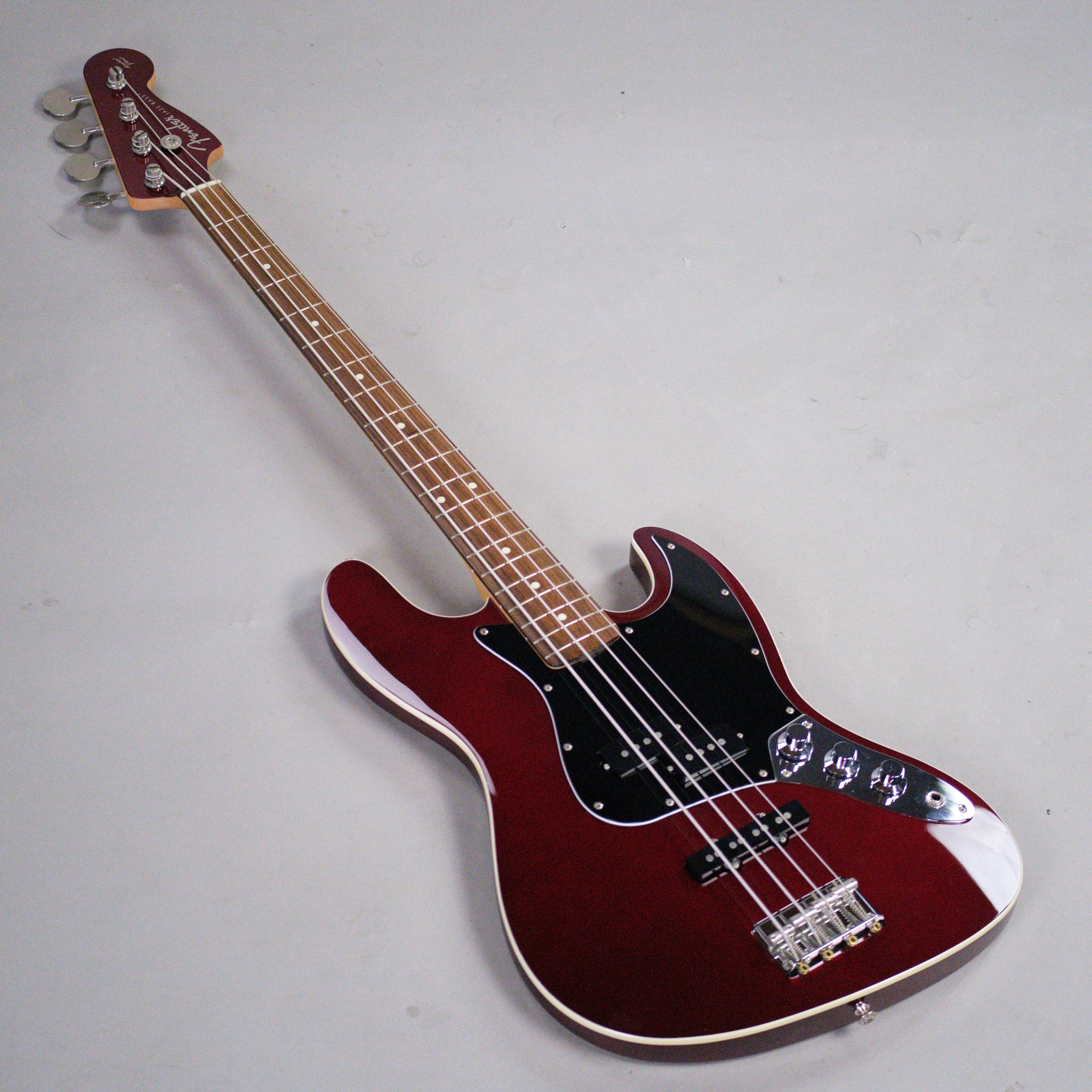 2017 Fender Aerodyne Jazz Bass (Japan, Candy Apple Red)