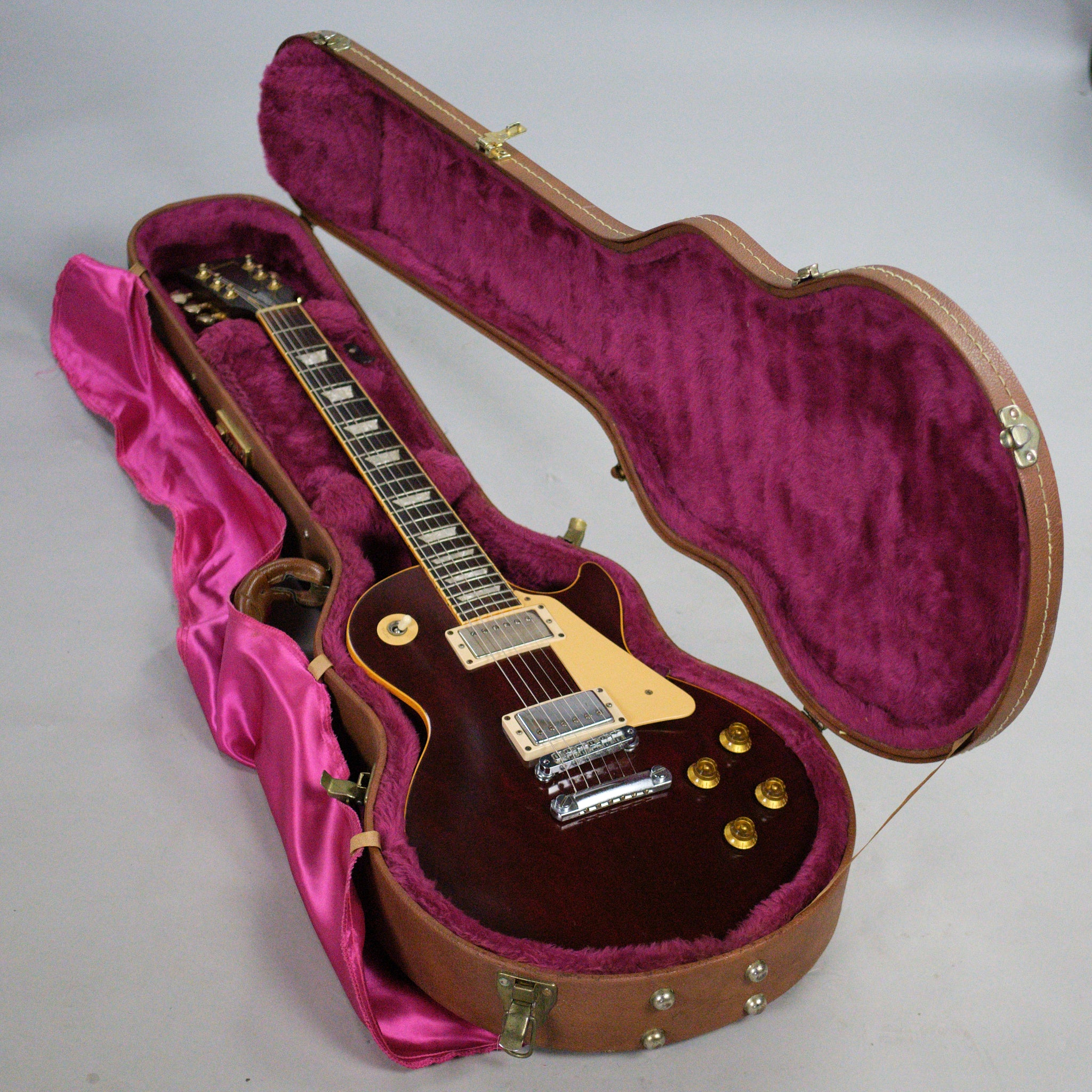 1997 Gibson Les Paul Standard (USA, Wine Red, OHSC )