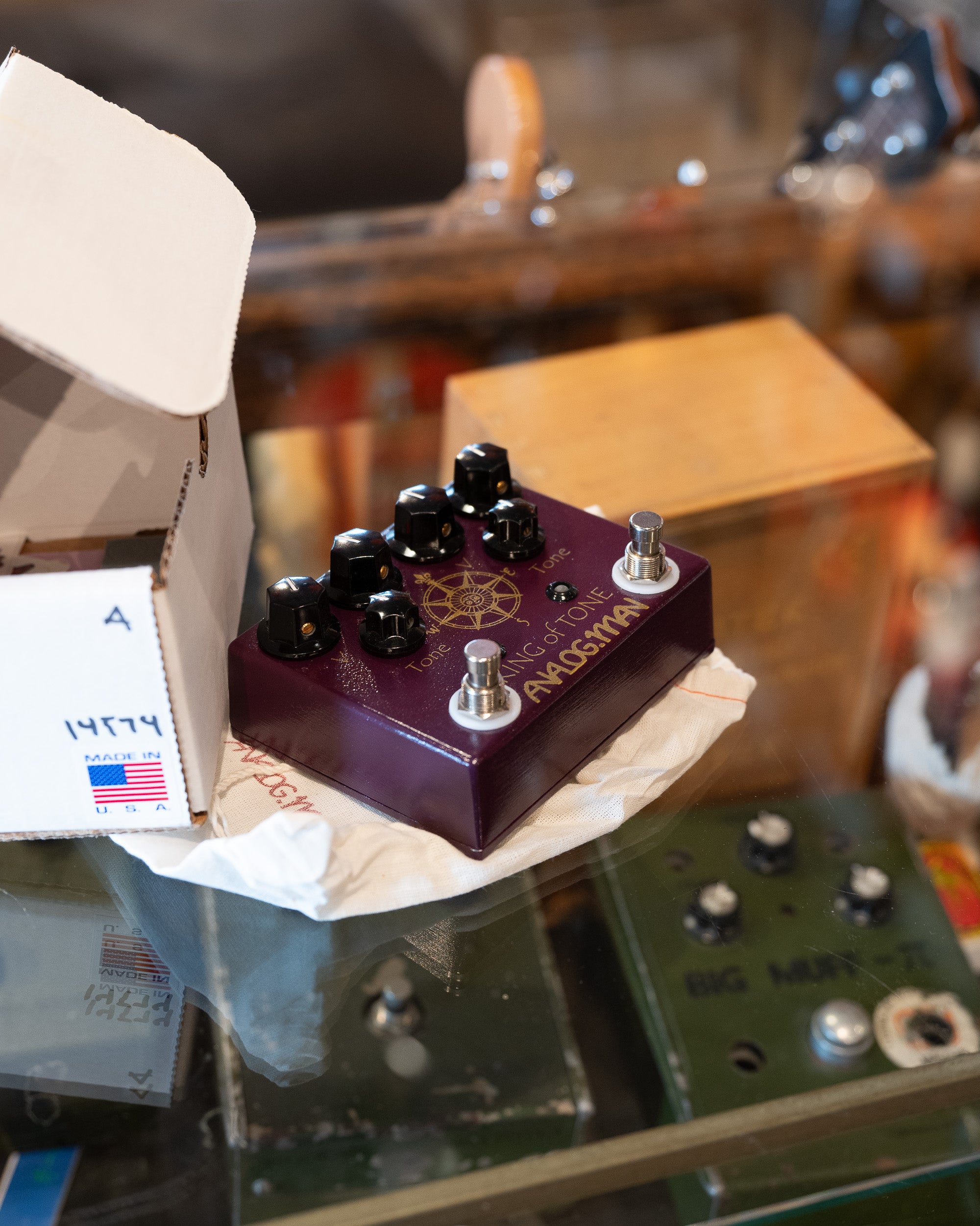 2019 Analog Man King Of Tone Hi-Gain Red Side Buffer (USA, Box)