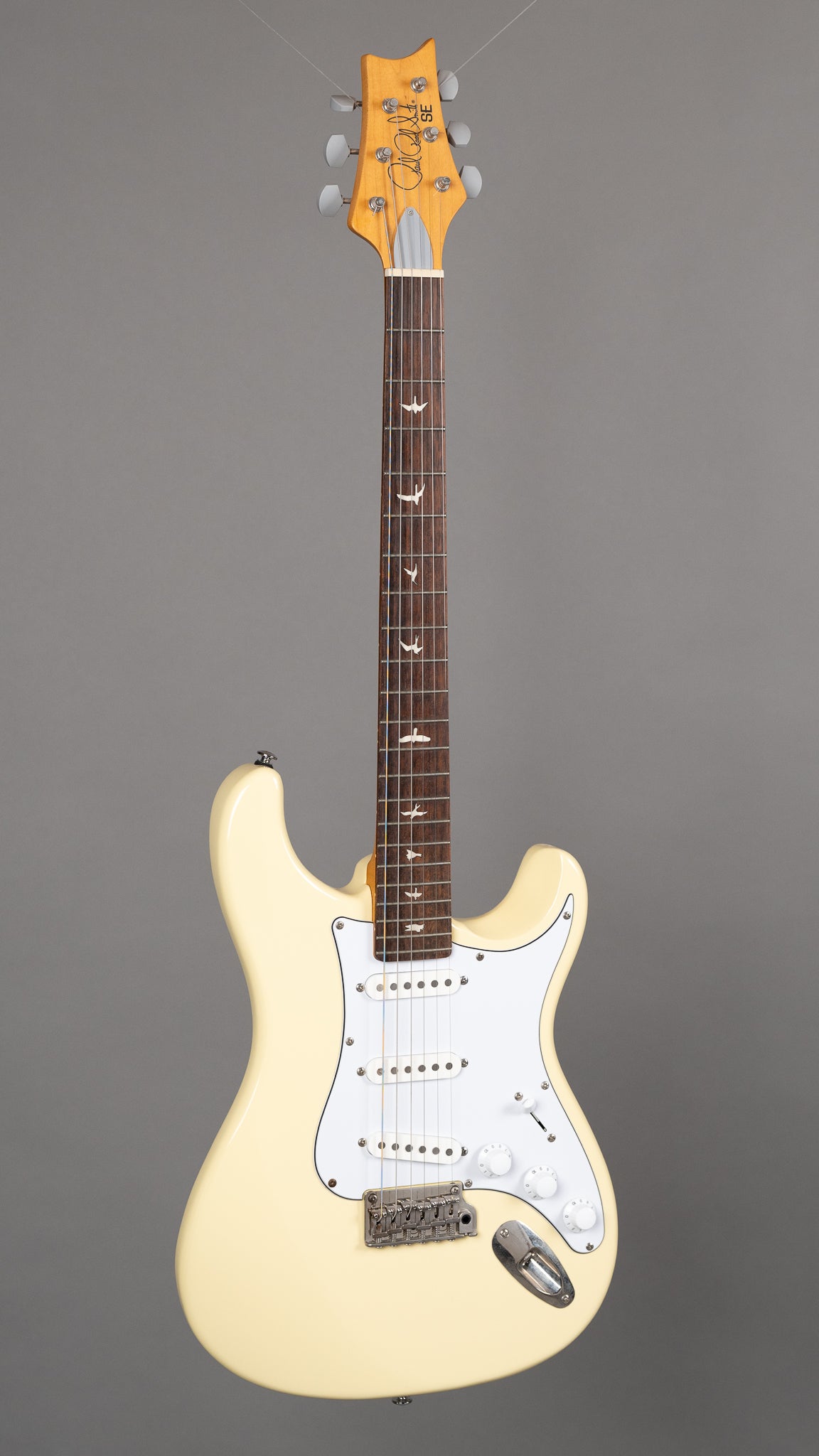c2022 PRS SE Silver Sky (Indonesia, Moon White, Gig Bag)