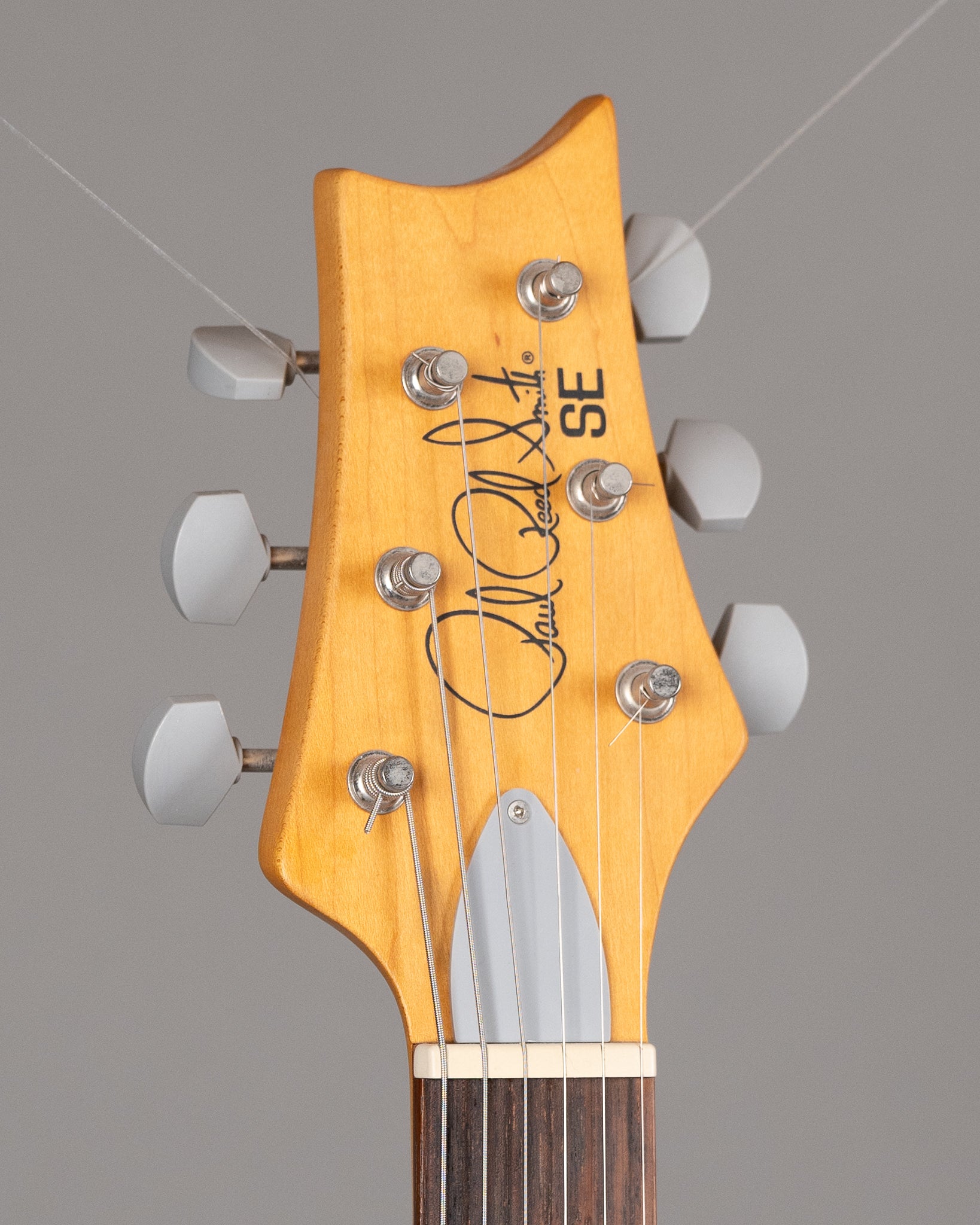 c2022 PRS SE Silver Sky (Indonesia, Moon White, Gig Bag)