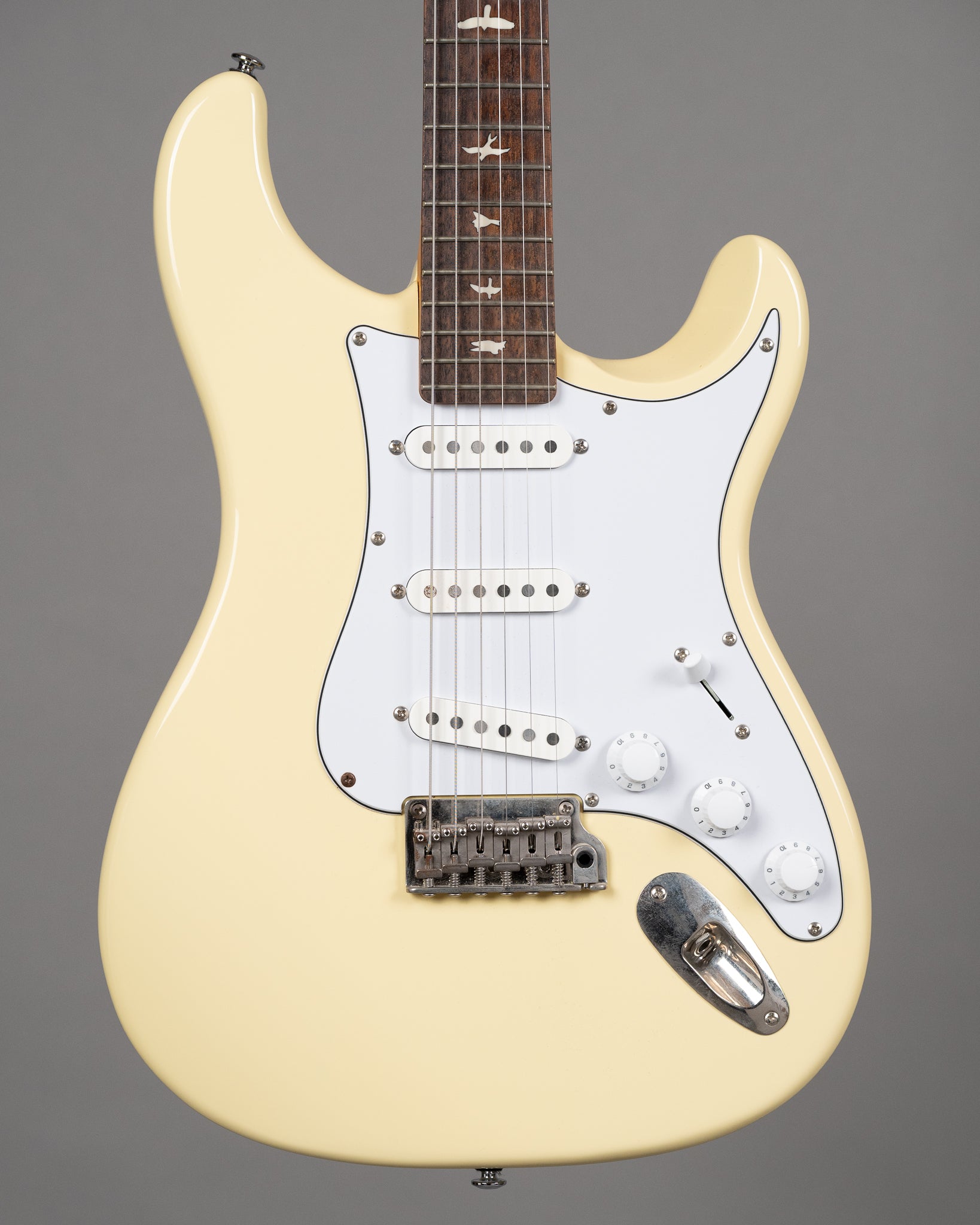 c2022 PRS SE Silver Sky (Indonesia, Moon White, Gig Bag)