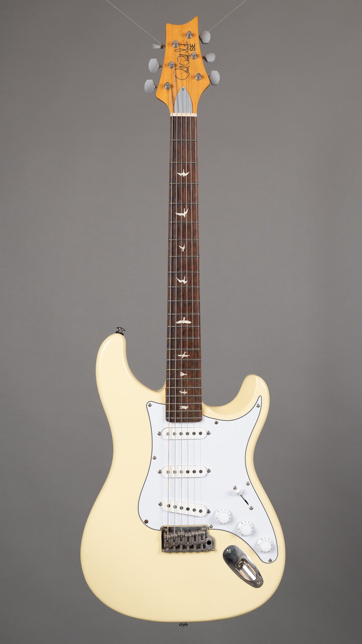 c2022 PRS SE Silver Sky (Indonesia, Moon White, Gig Bag)
