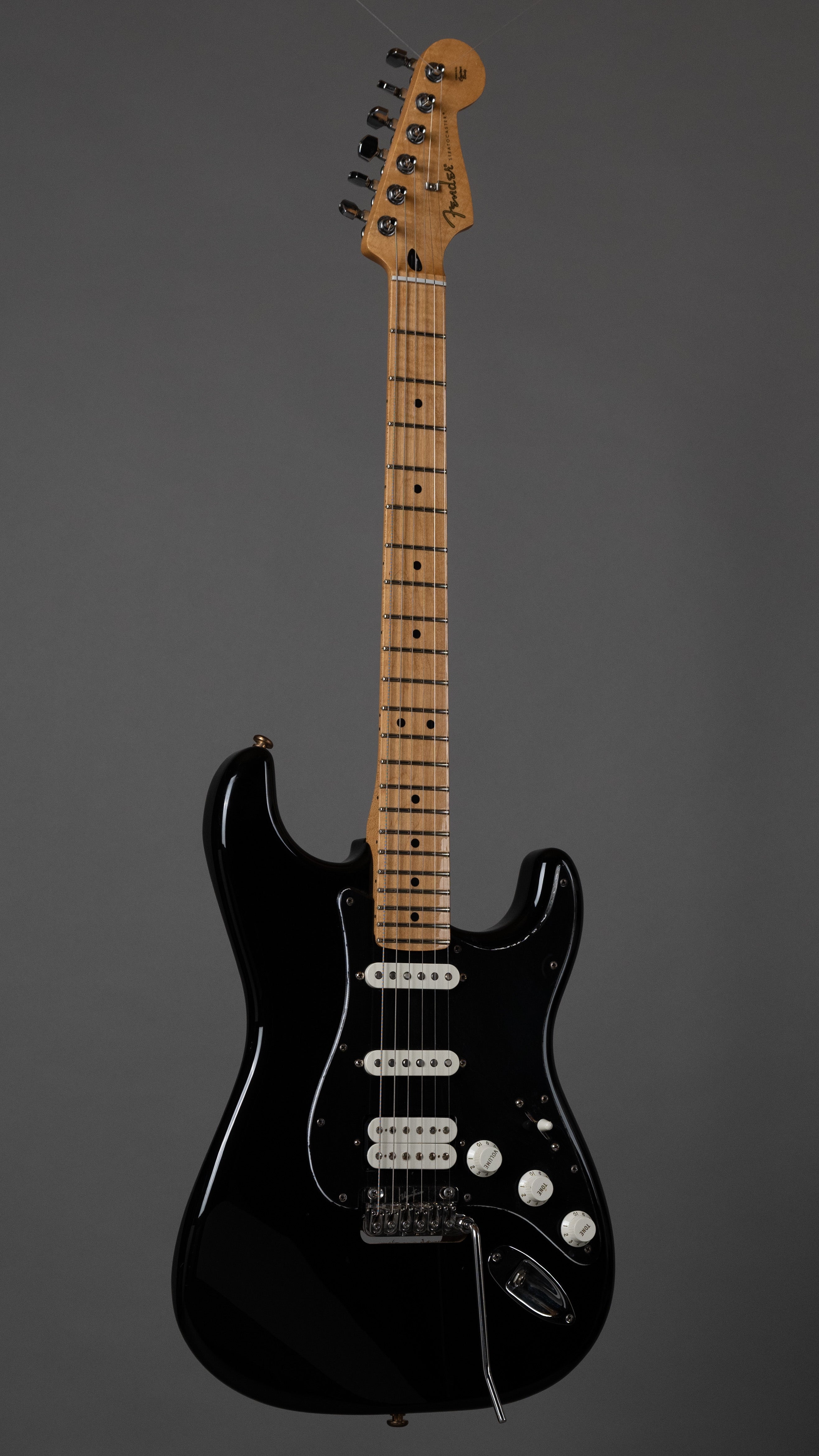 2020 Fender Player Stratocaster HSS (Mexico, Black, Vega Trem)