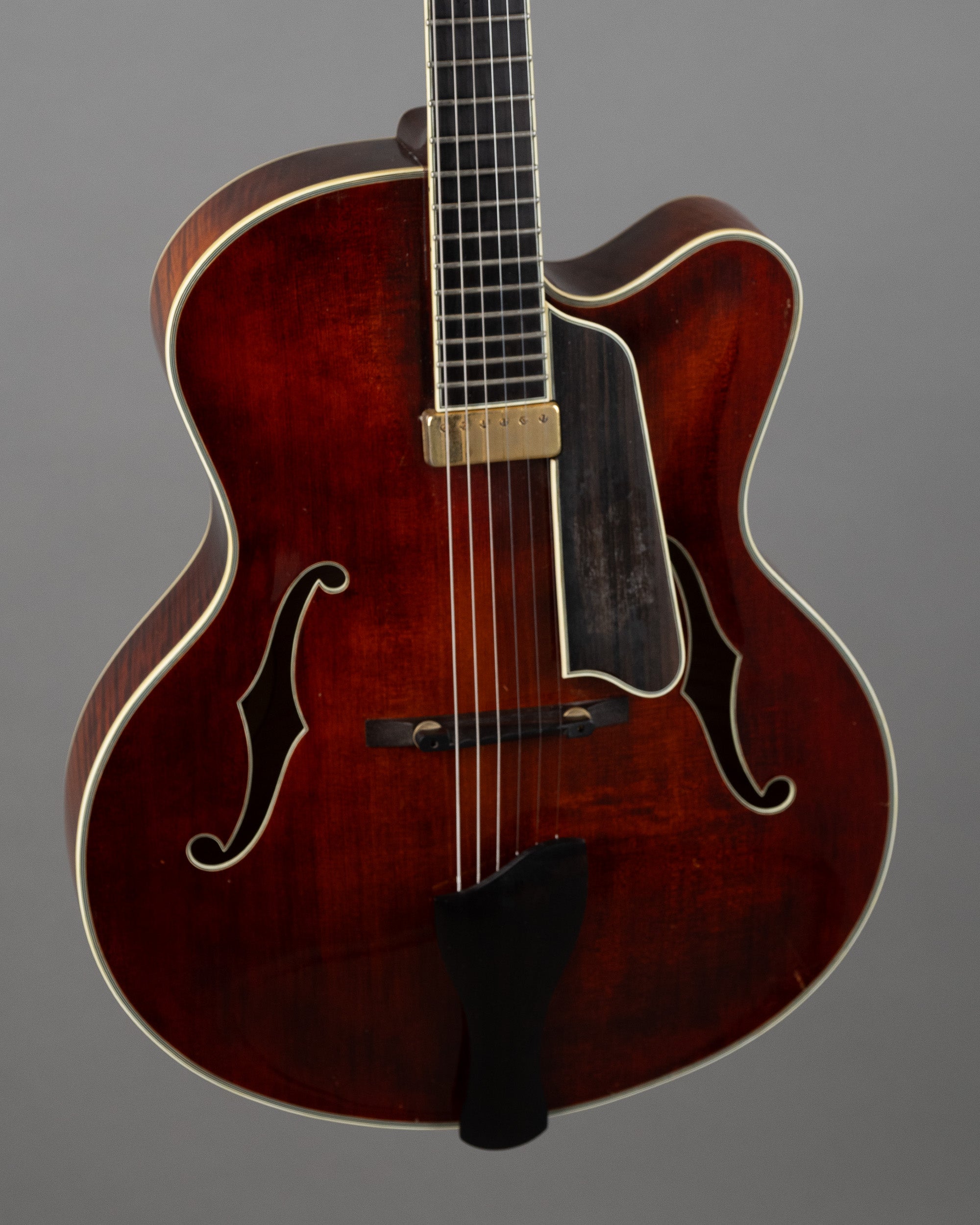 2006 Eastman Uptown Hollow AR810CE (China, Burst, HSC)