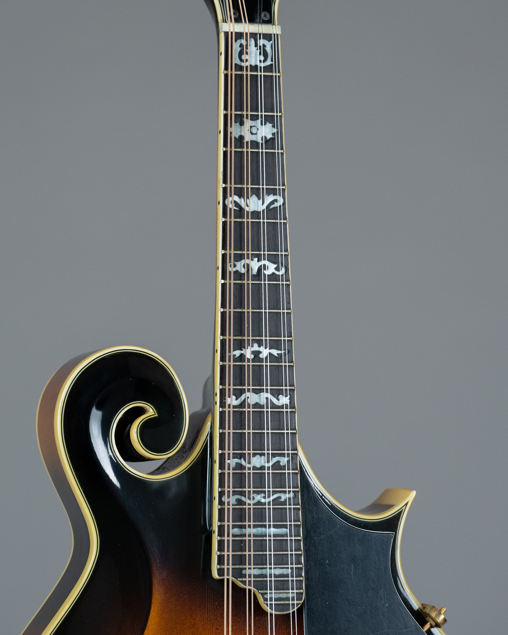 c1980s Aria AM-600 F-Style Mandolin (Korea, Tobacco Sunburst, OHSC)