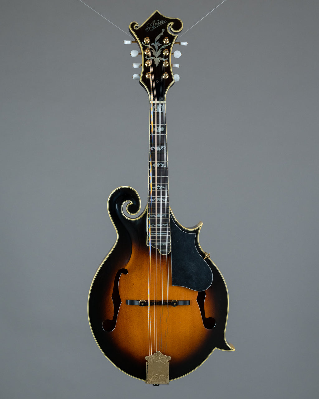 c1980s Aria AM-600 F-Style Mandolin (Korea, Tobacco Sunburst, OHSC)