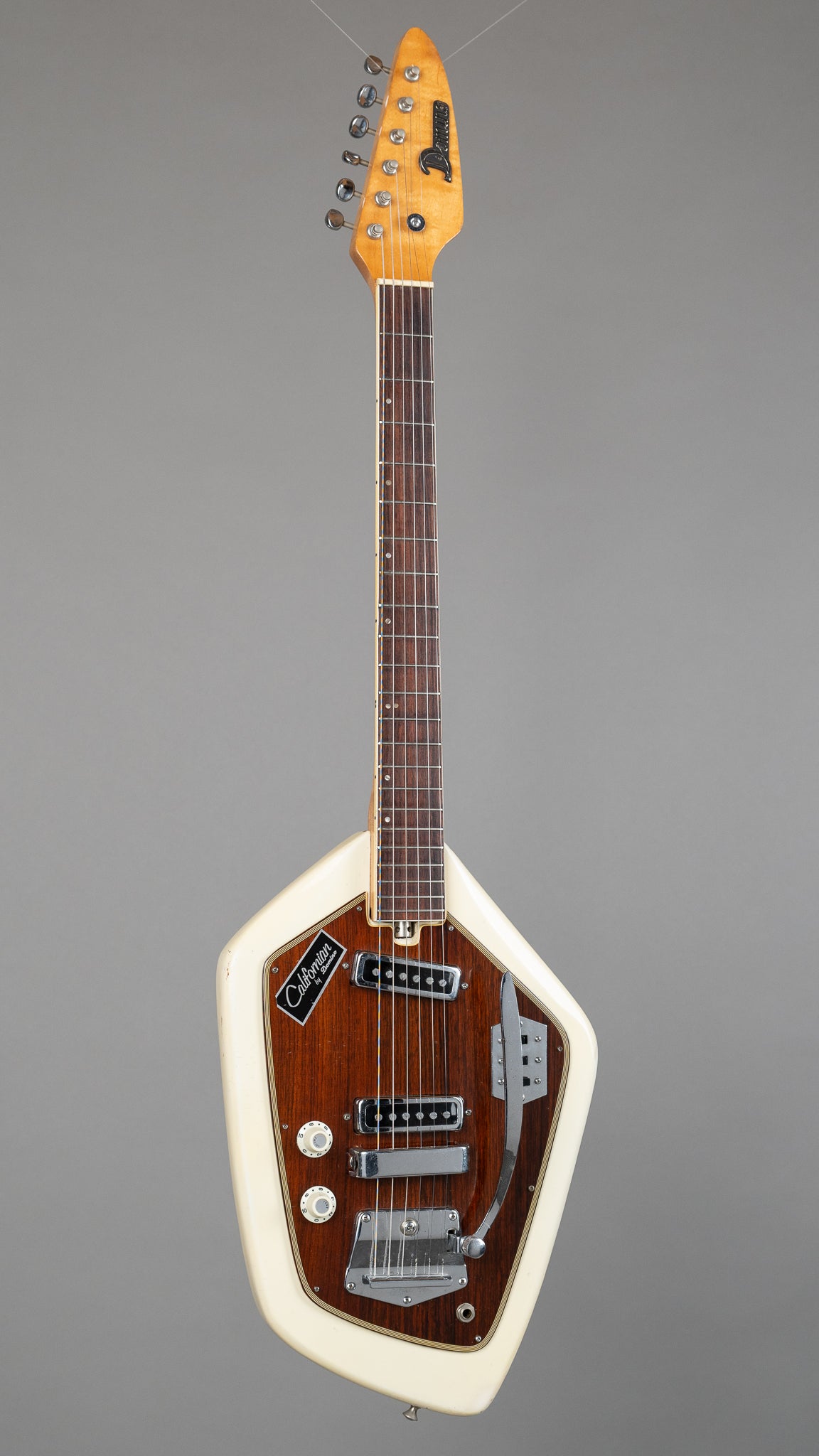 c1967 Domino Californian (Japan, White)