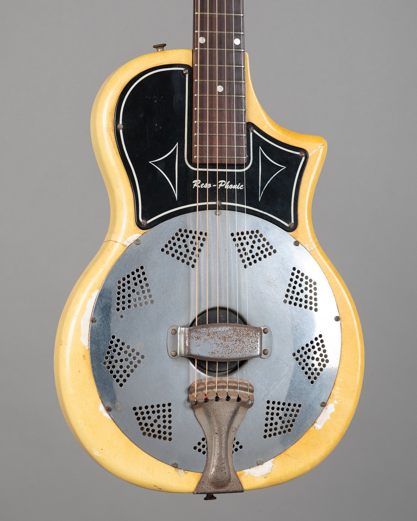 1957 National Resophonic Model 1133 (USA, White Pearloid, Gig Bag)