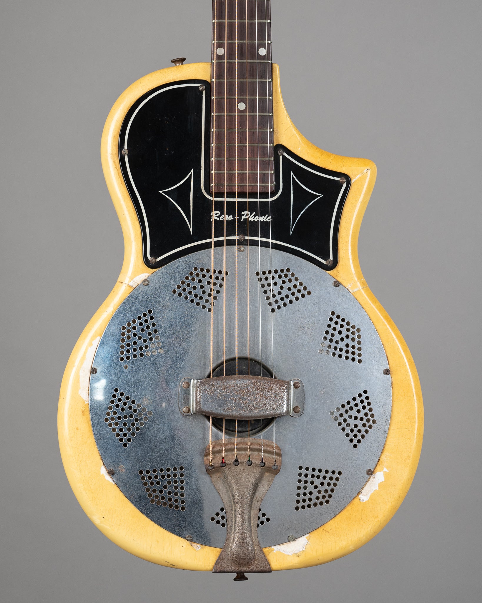 1957 National Resophonic Model 1133 (USA, White Pearloid, Gig Bag)