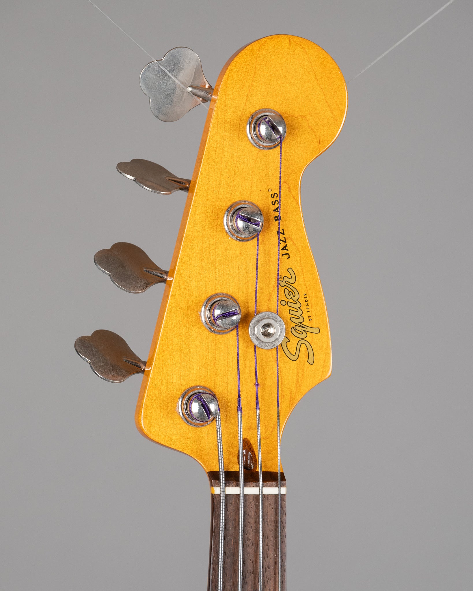 c2020 Squier Classic Vibe '60's Fretless Jazz Bass (Indonesia, Sunburst)