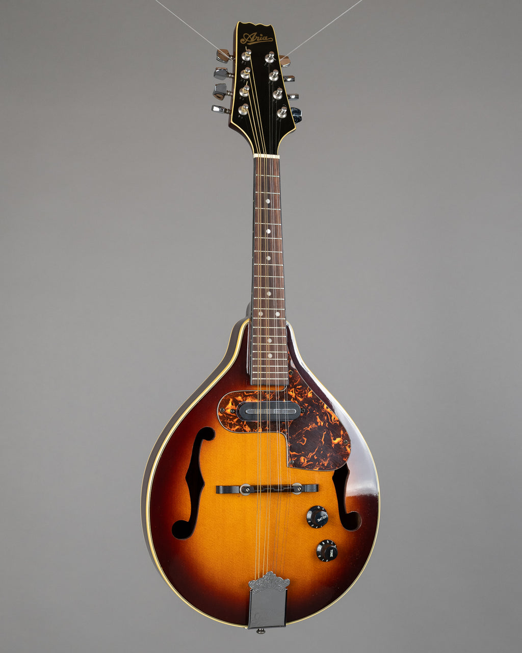 c2000s Aria Mandolin AM200E/BS (Korea, Sunburst, HSC)